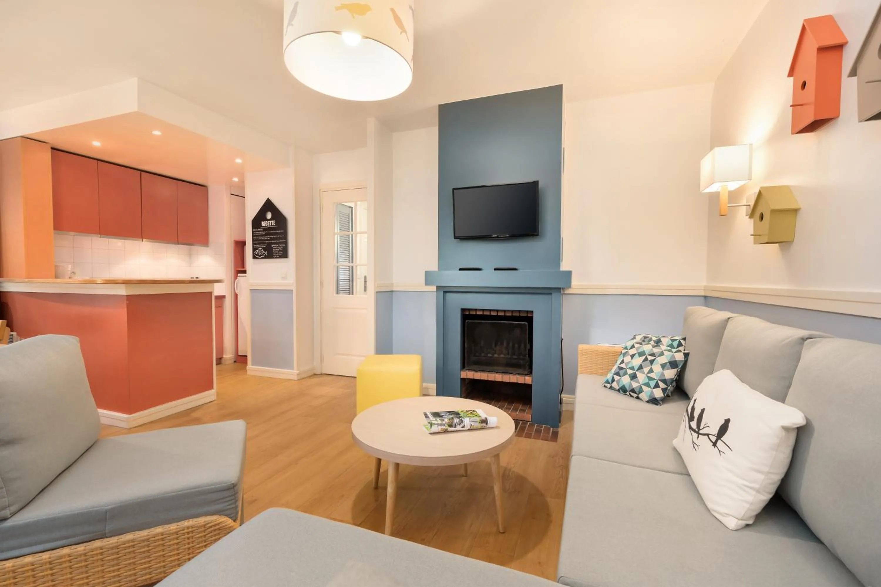 Communal lounge/ TV room in Center Parcs Le Lac d’Ailette