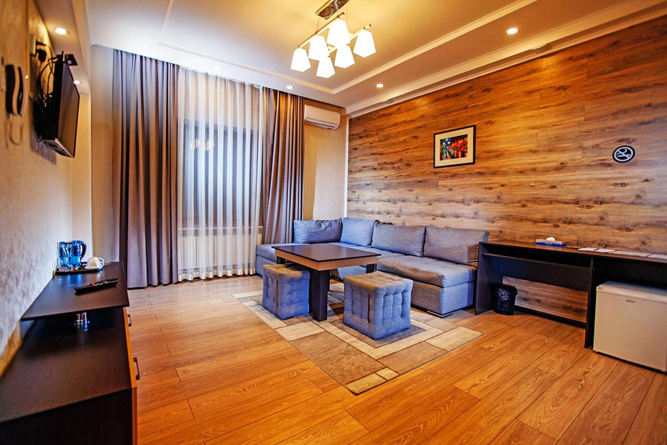 Living room in Lumarc Hotel