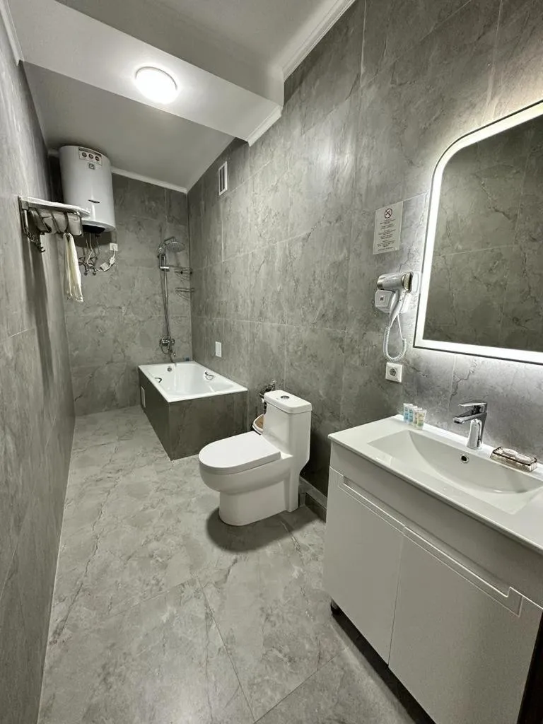 Toilet in Lumarc Hotel