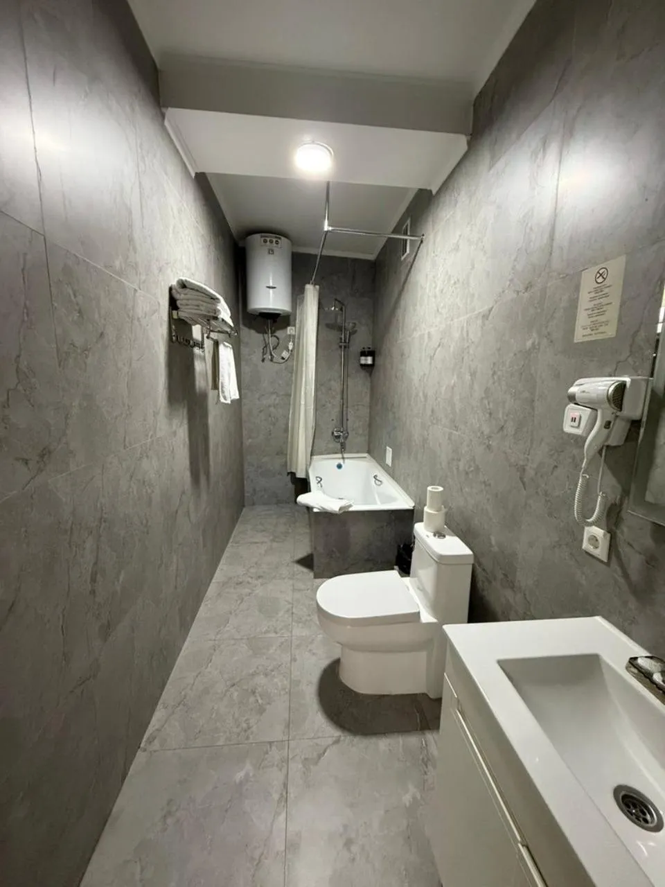 Toilet in Lumarc Hotel