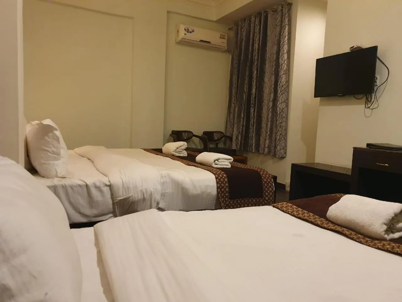 Bed in Hotel Corbett Kingdom