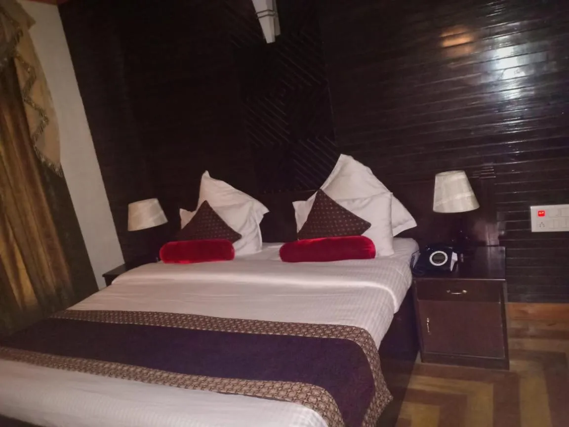 Photo of the whole room in Hotel Corbett Kingdom