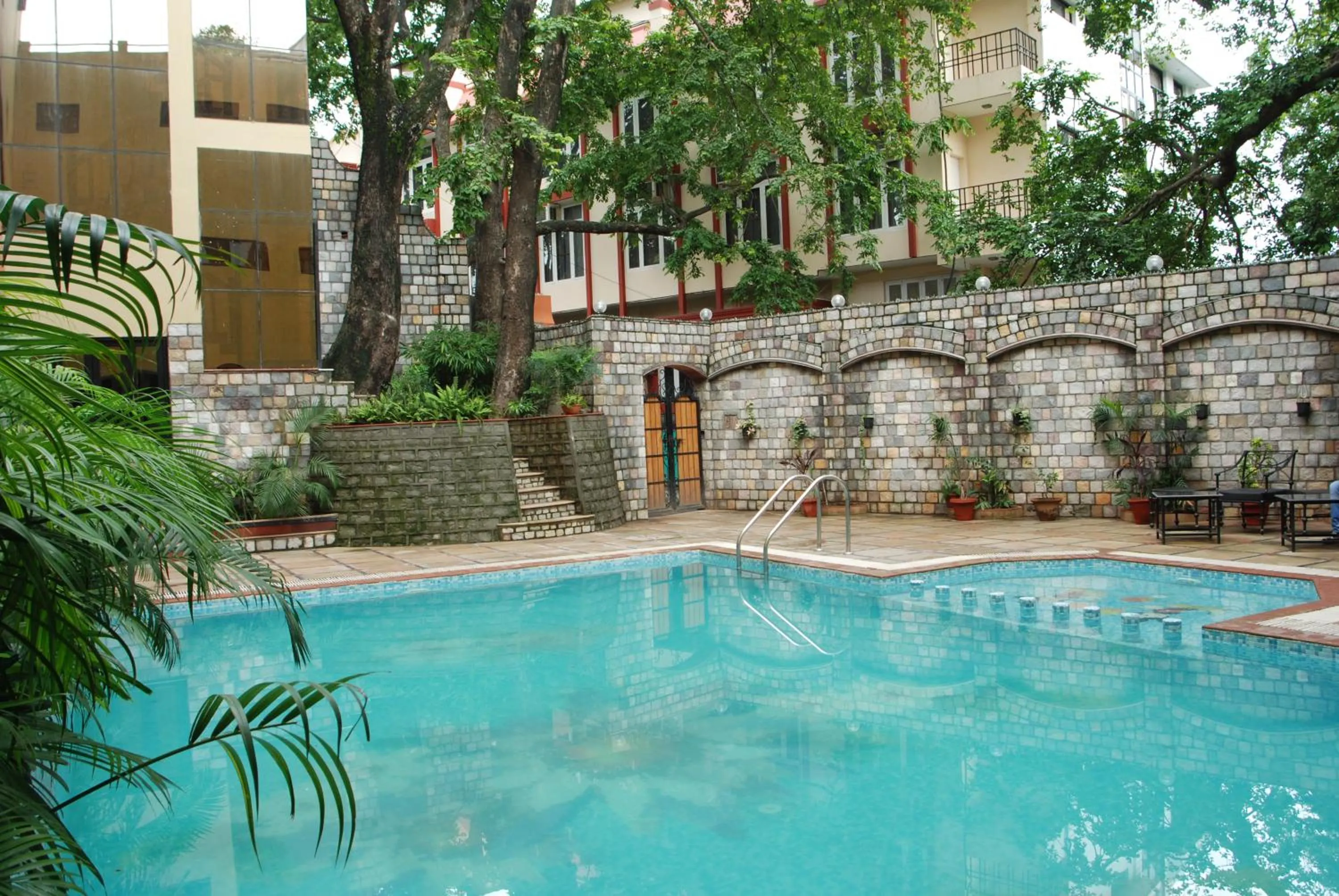 Swimming pool in Hotel Corbett Kingdom