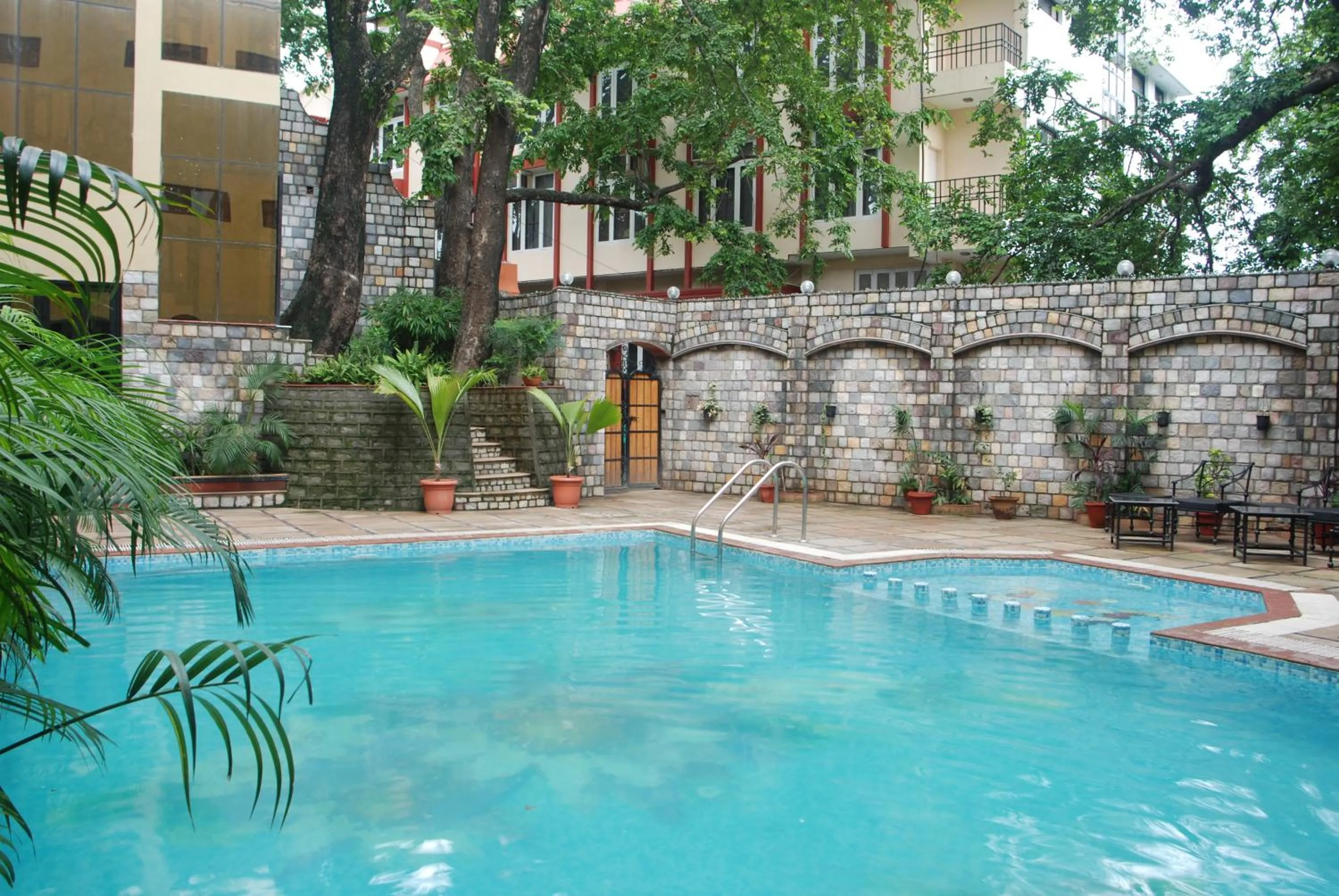 Swimming pool in Hotel Corbett Kingdom