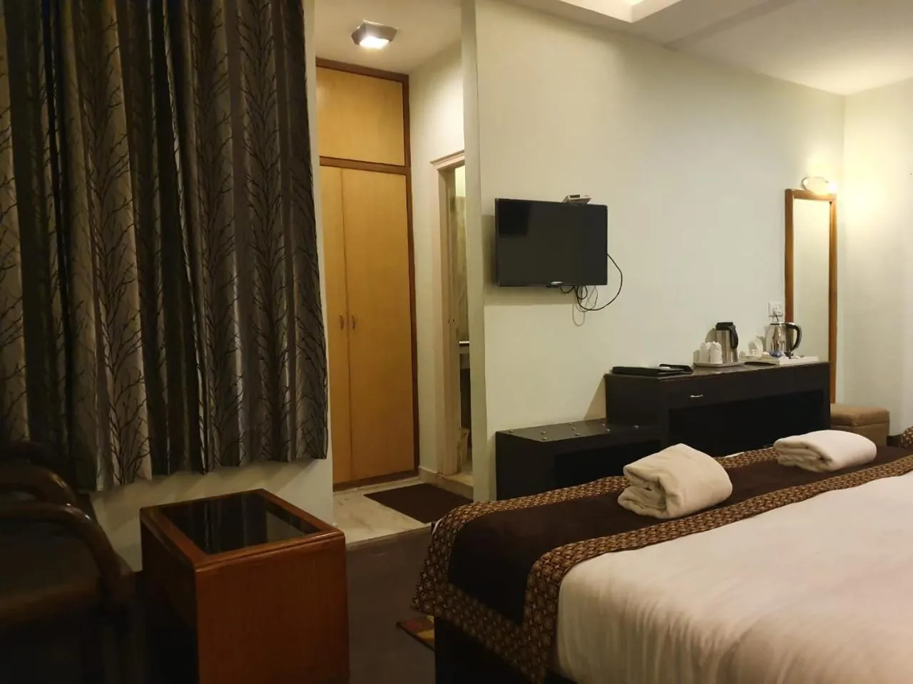 Bed in Hotel Corbett Kingdom