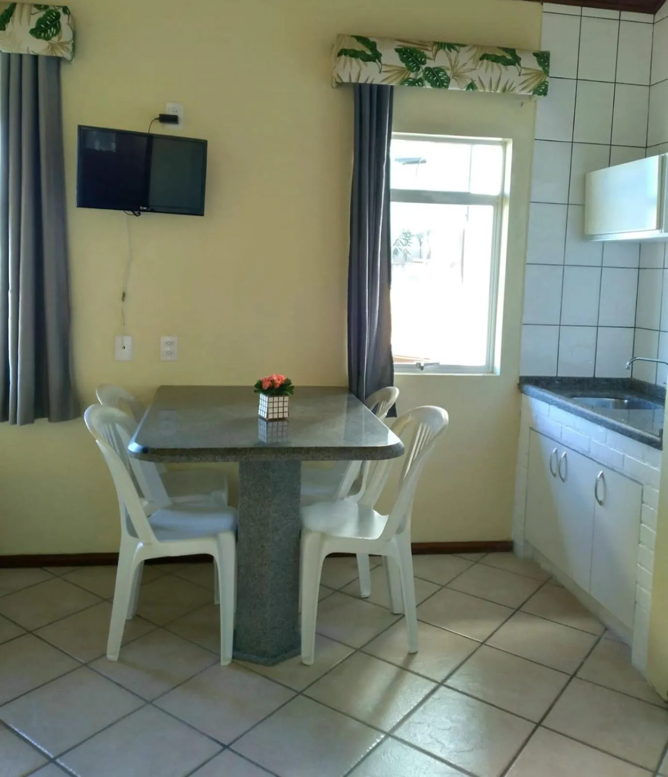 Kitchen or kitchenette in Pousada Vó Regina