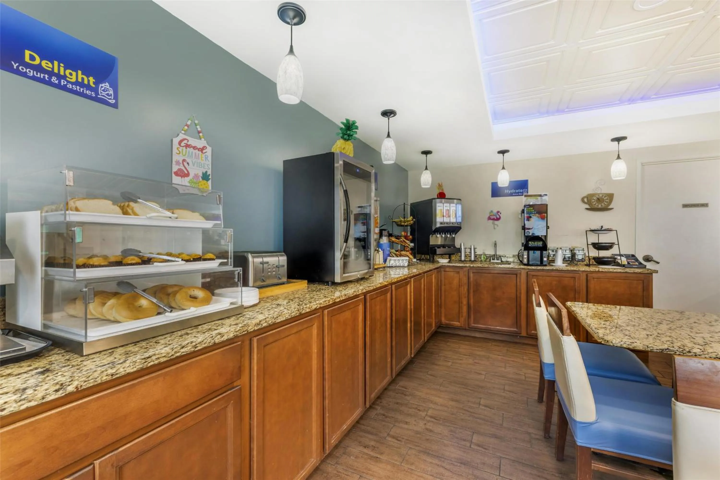 Breakfast in Best Western Joliet Inn & Suites