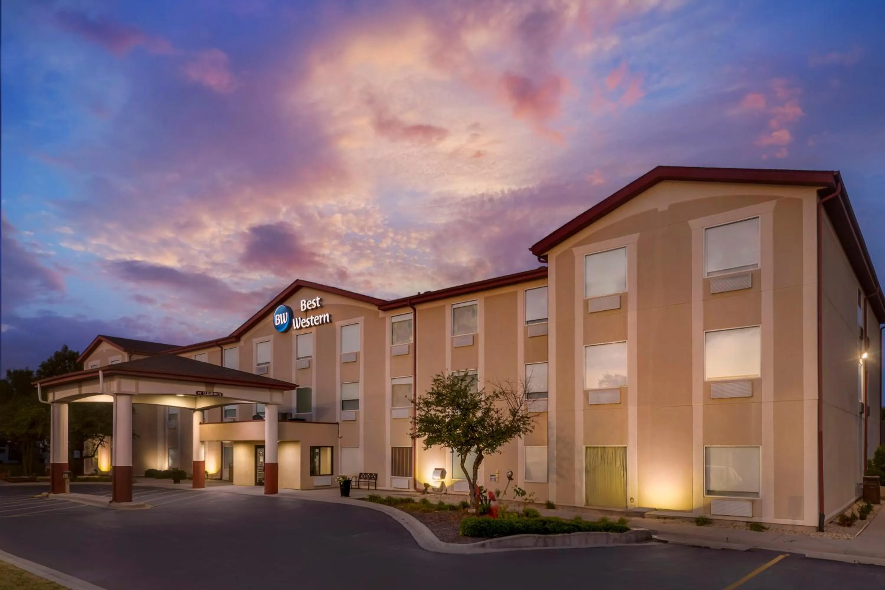 Property building in Best Western Joliet Inn & Suites