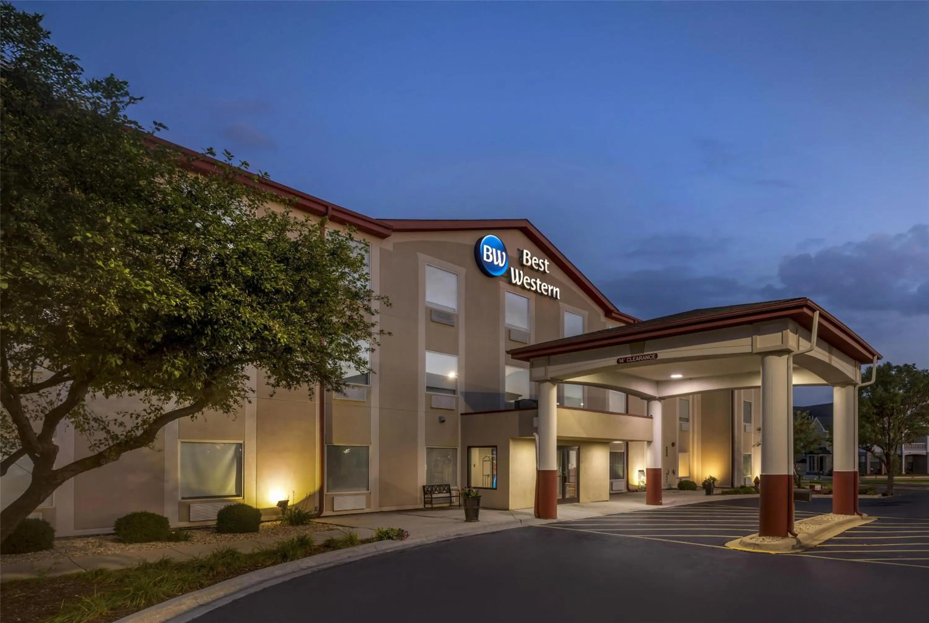Property building in Best Western Joliet Inn & Suites