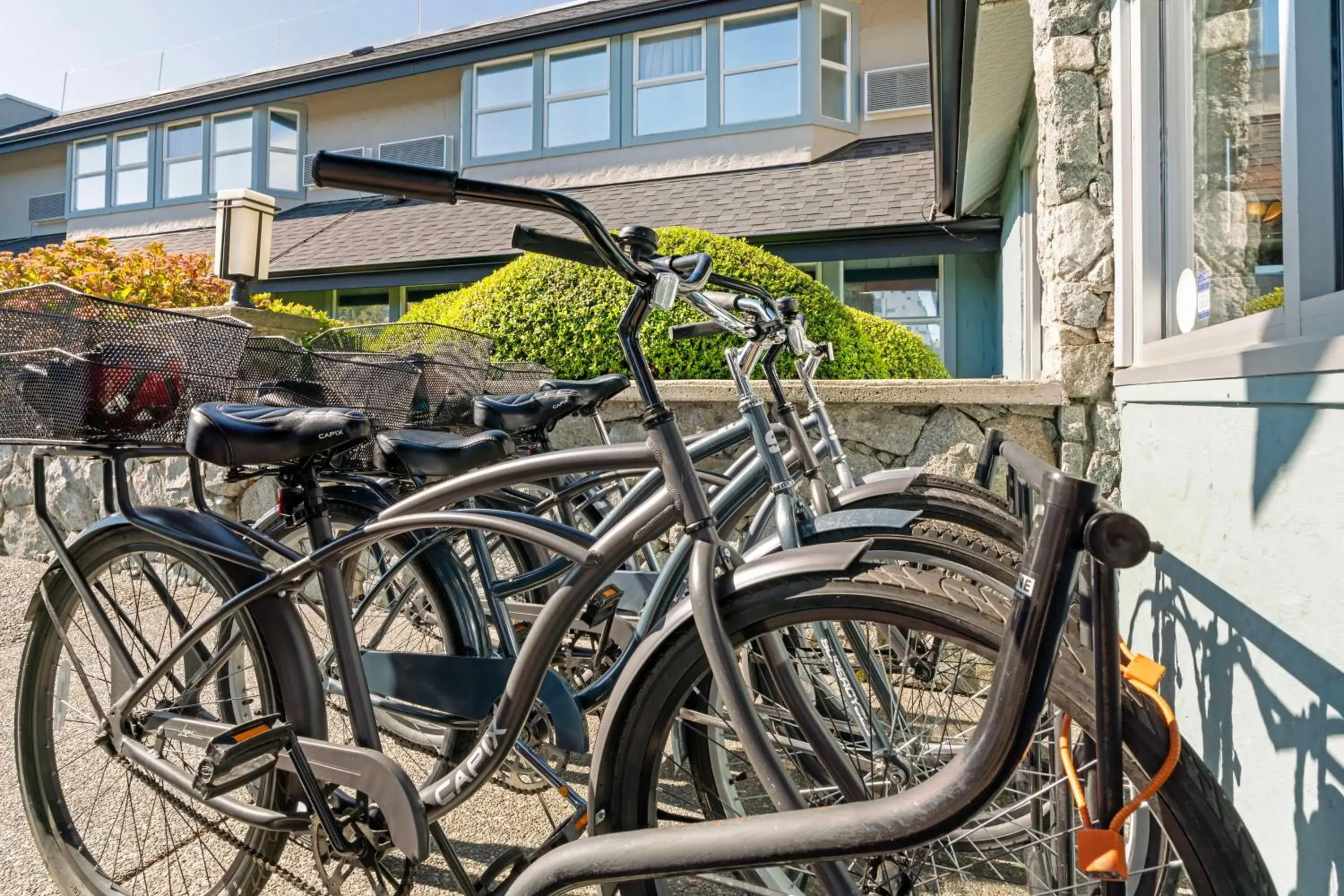 Property building in Best Western Plus Emerald Isle Hotel Property building in Best Western Plus Emerald Isle Hotel