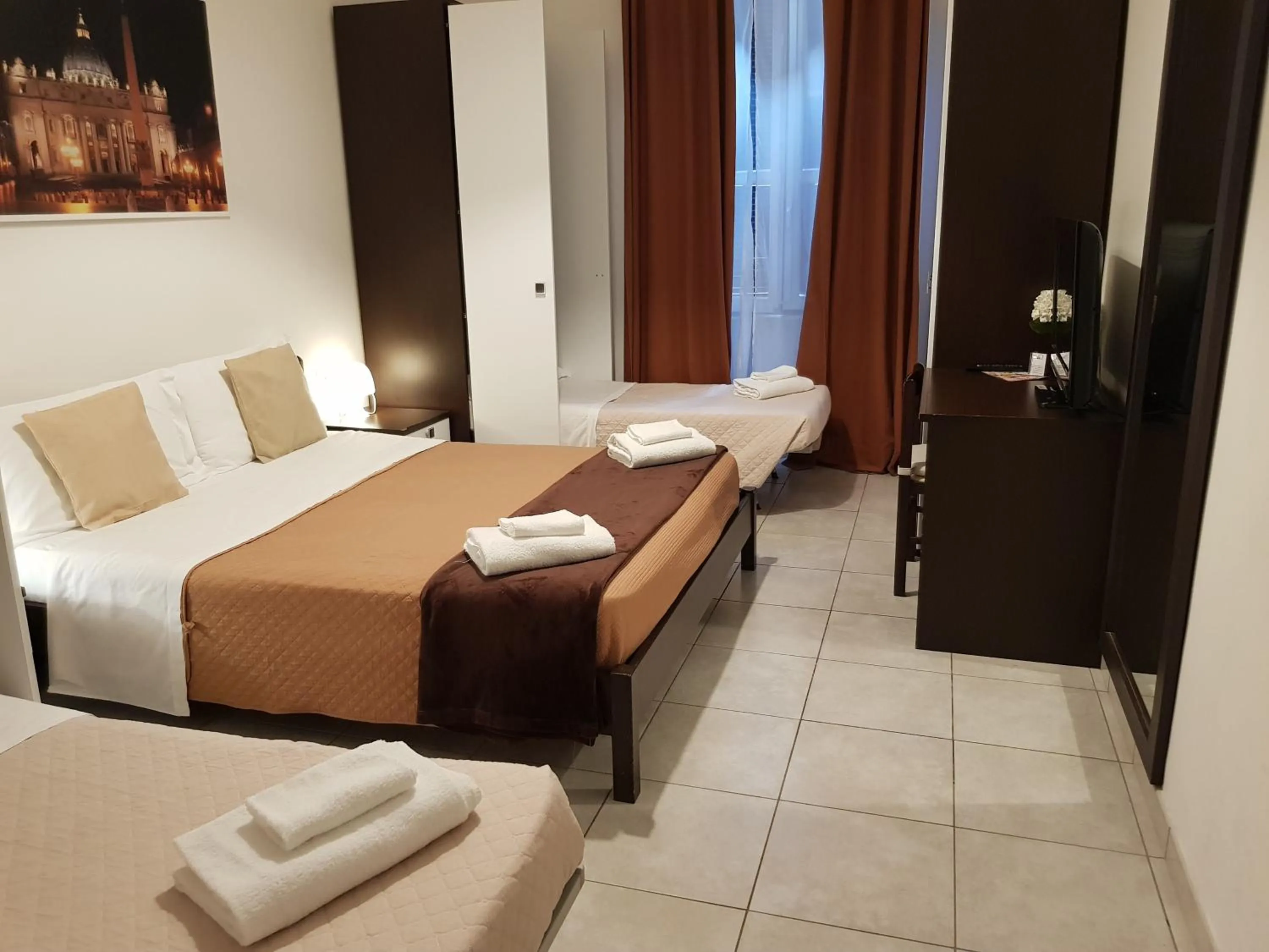 Bedroom, Bed in Cialdini Rome