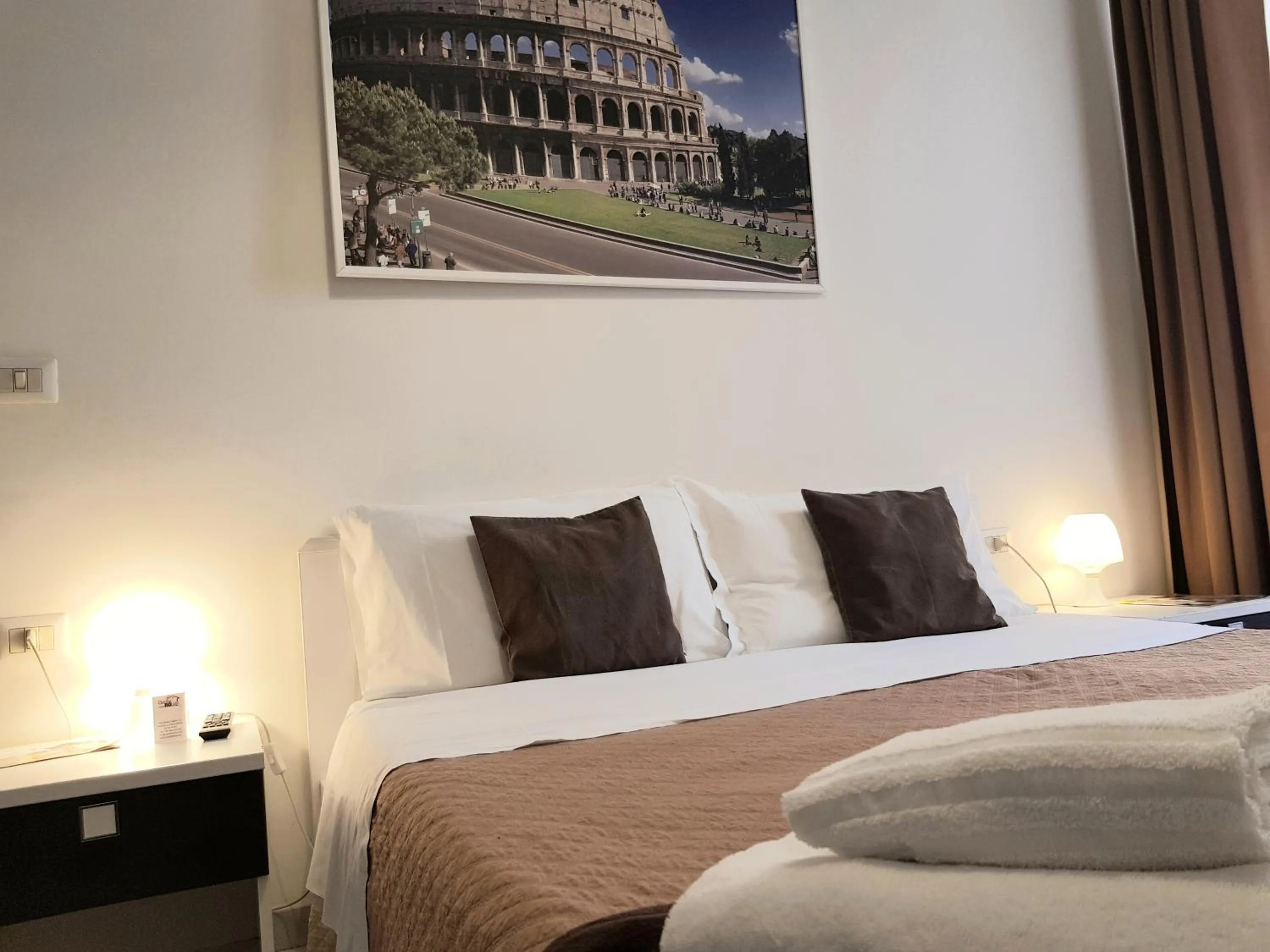 Bedroom, Bed in Cialdini Rome