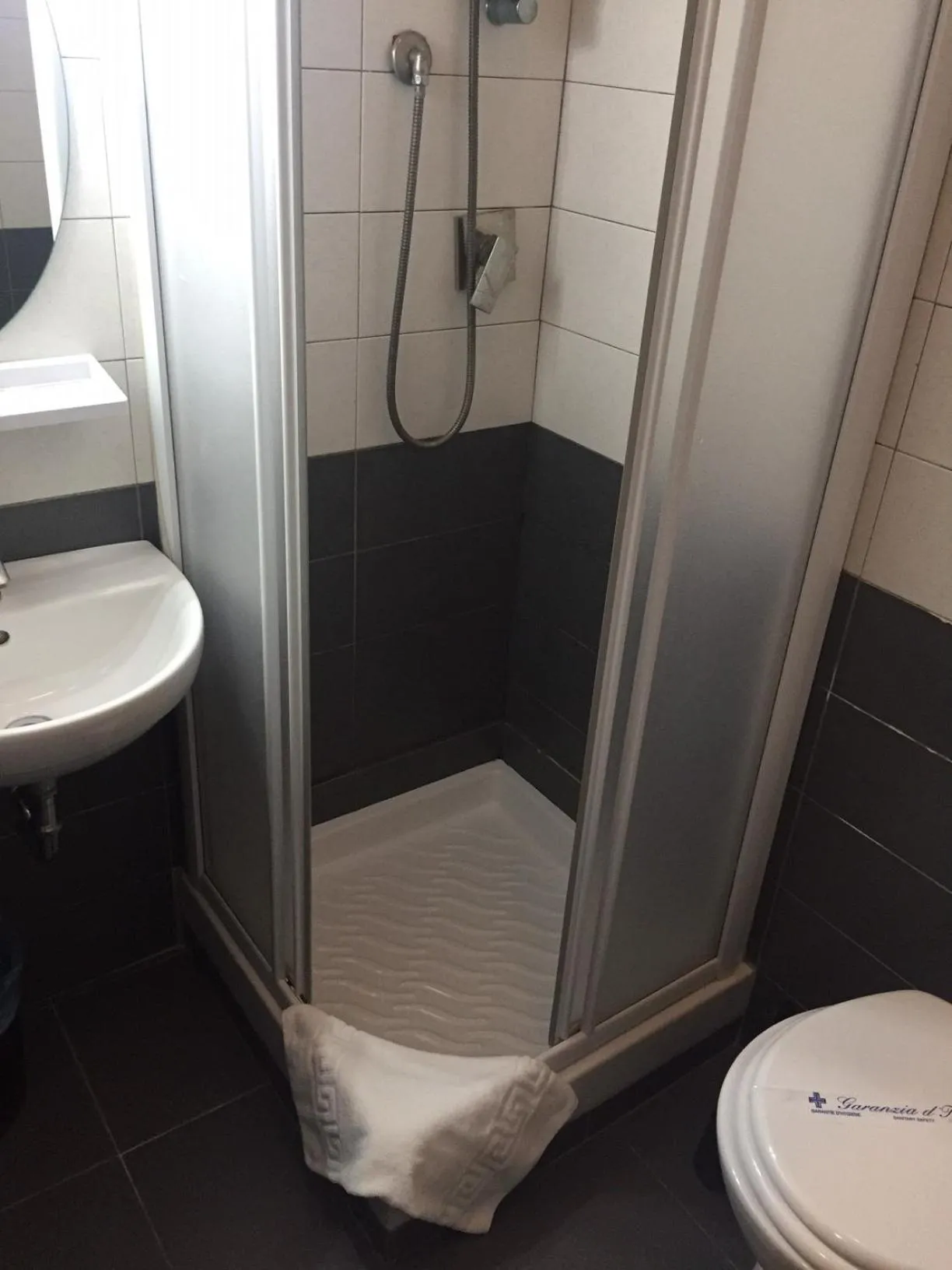 Bathroom in Cialdini Rome