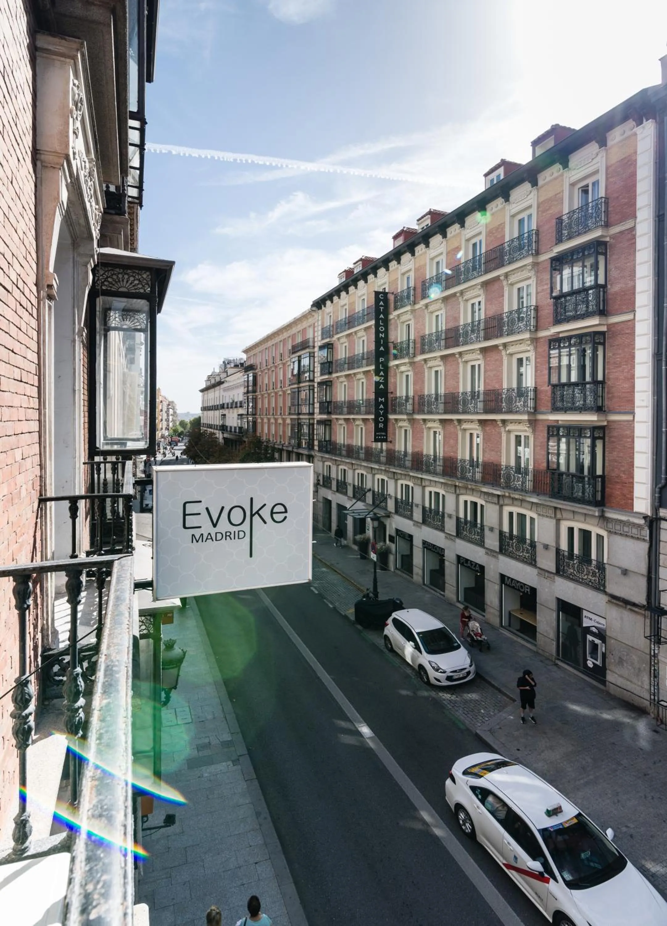 Property building in Hostal Evoke Madrid