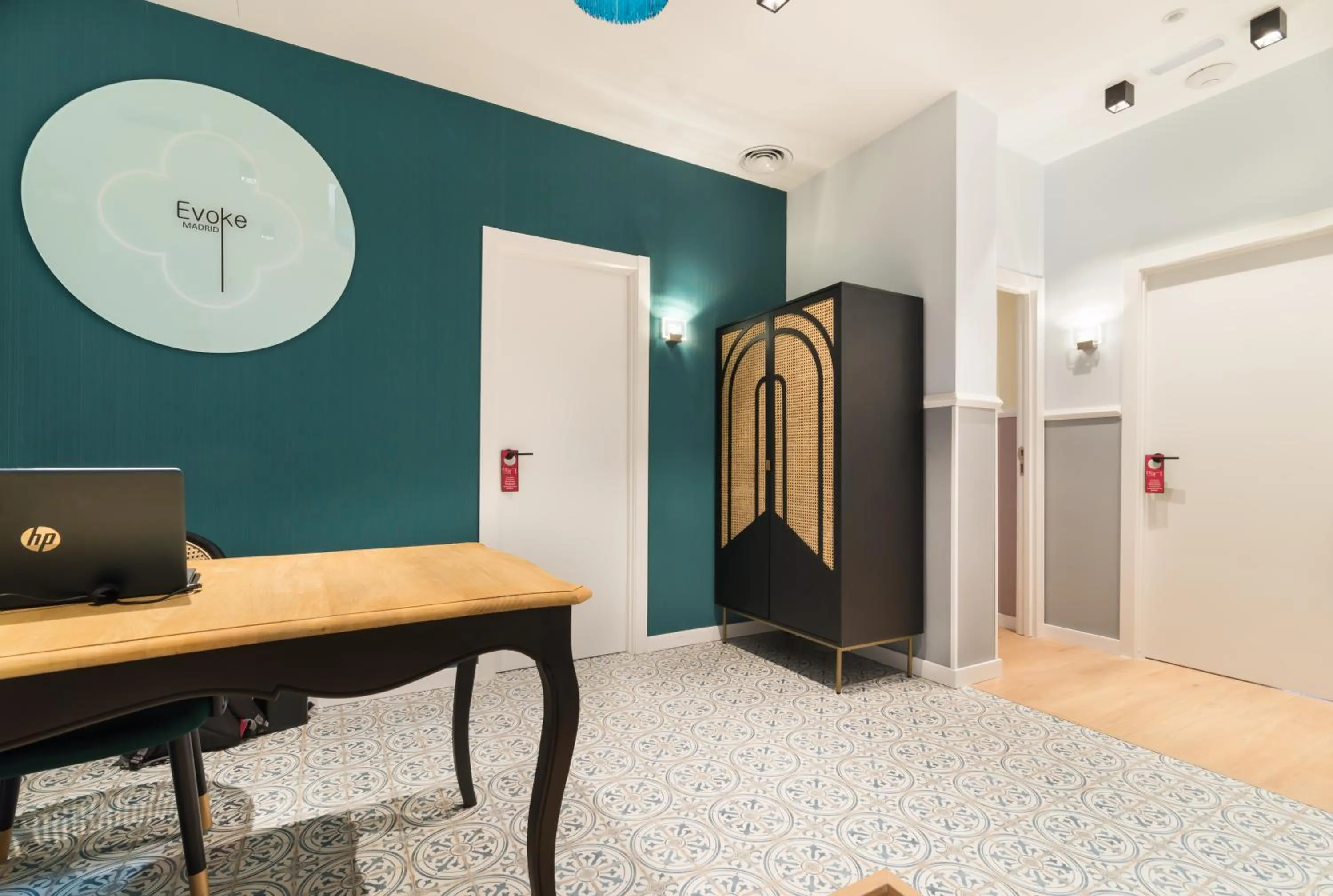 Lobby or reception in Hostal Evoke Madrid