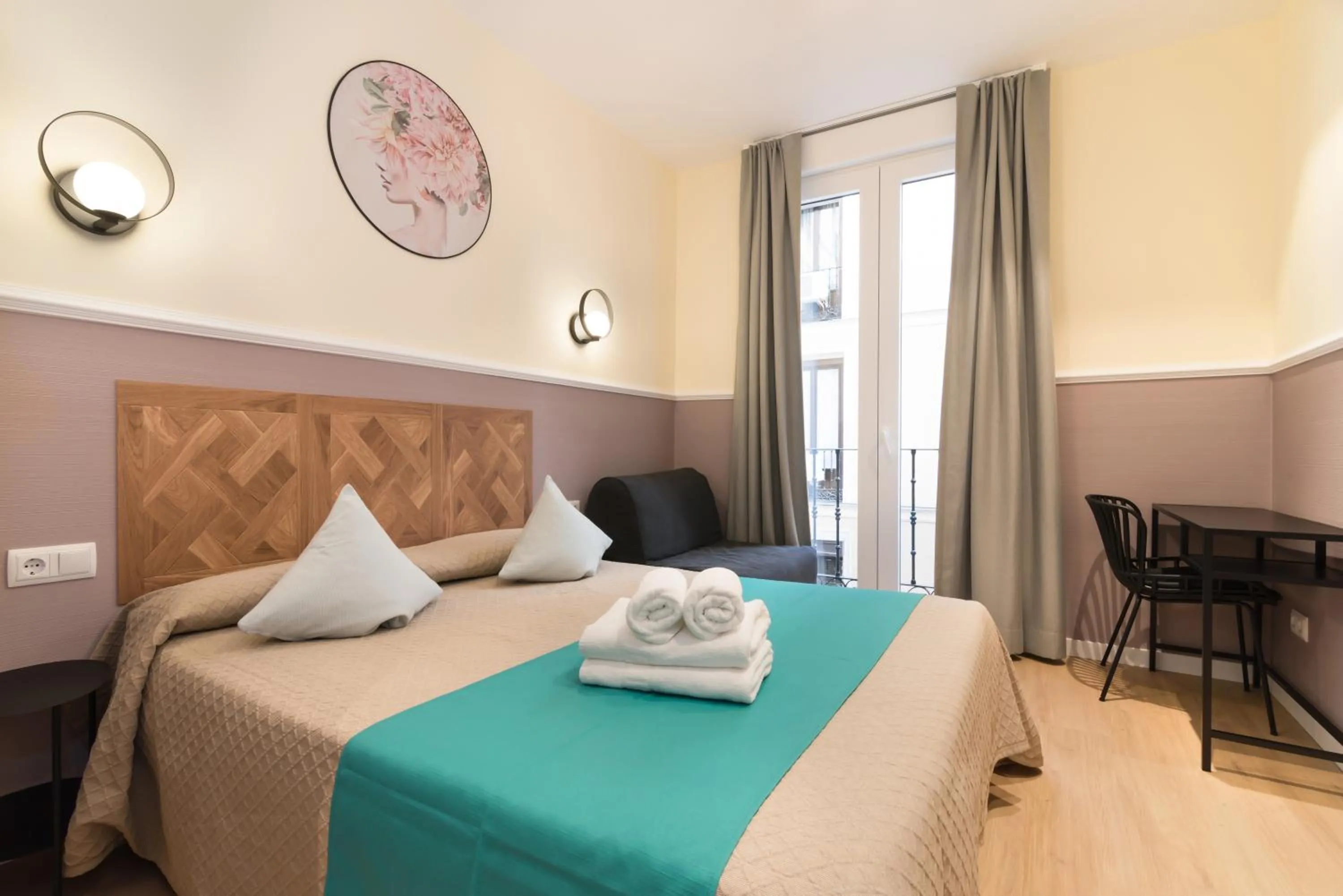 Photo of the whole room, Bed in Hostal Evoke Madrid