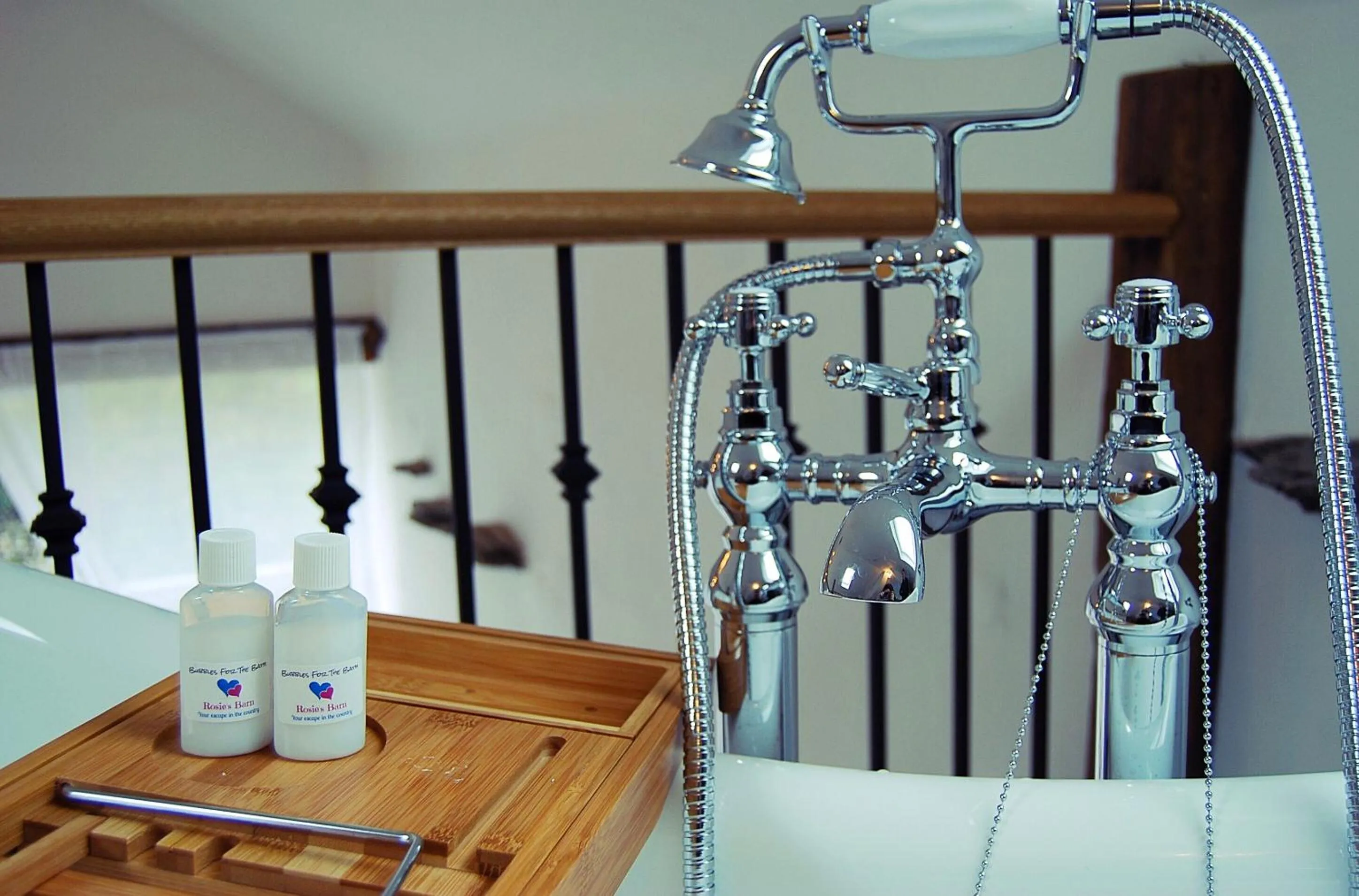 Bath in Rosie's Barn