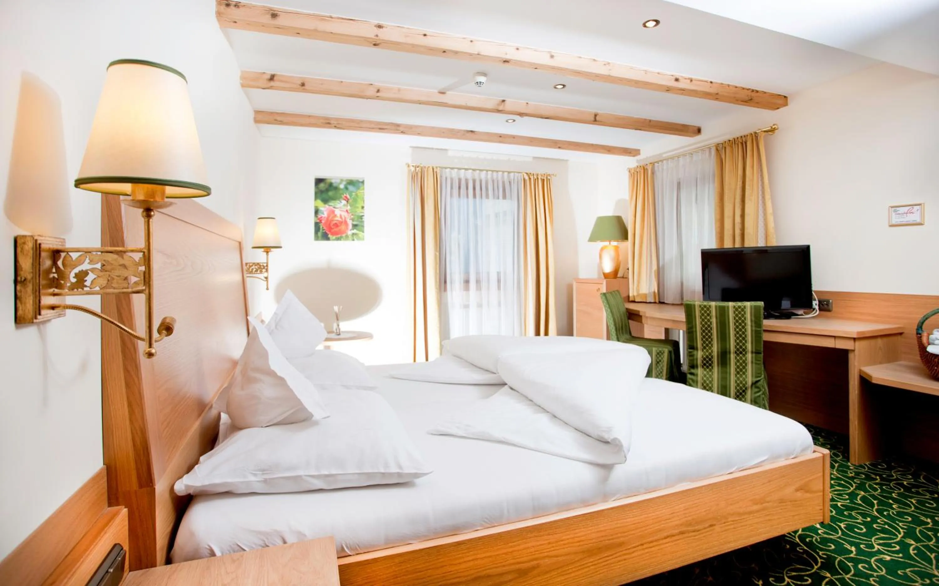 Photo of the whole room, Bed in Kirchenwirt