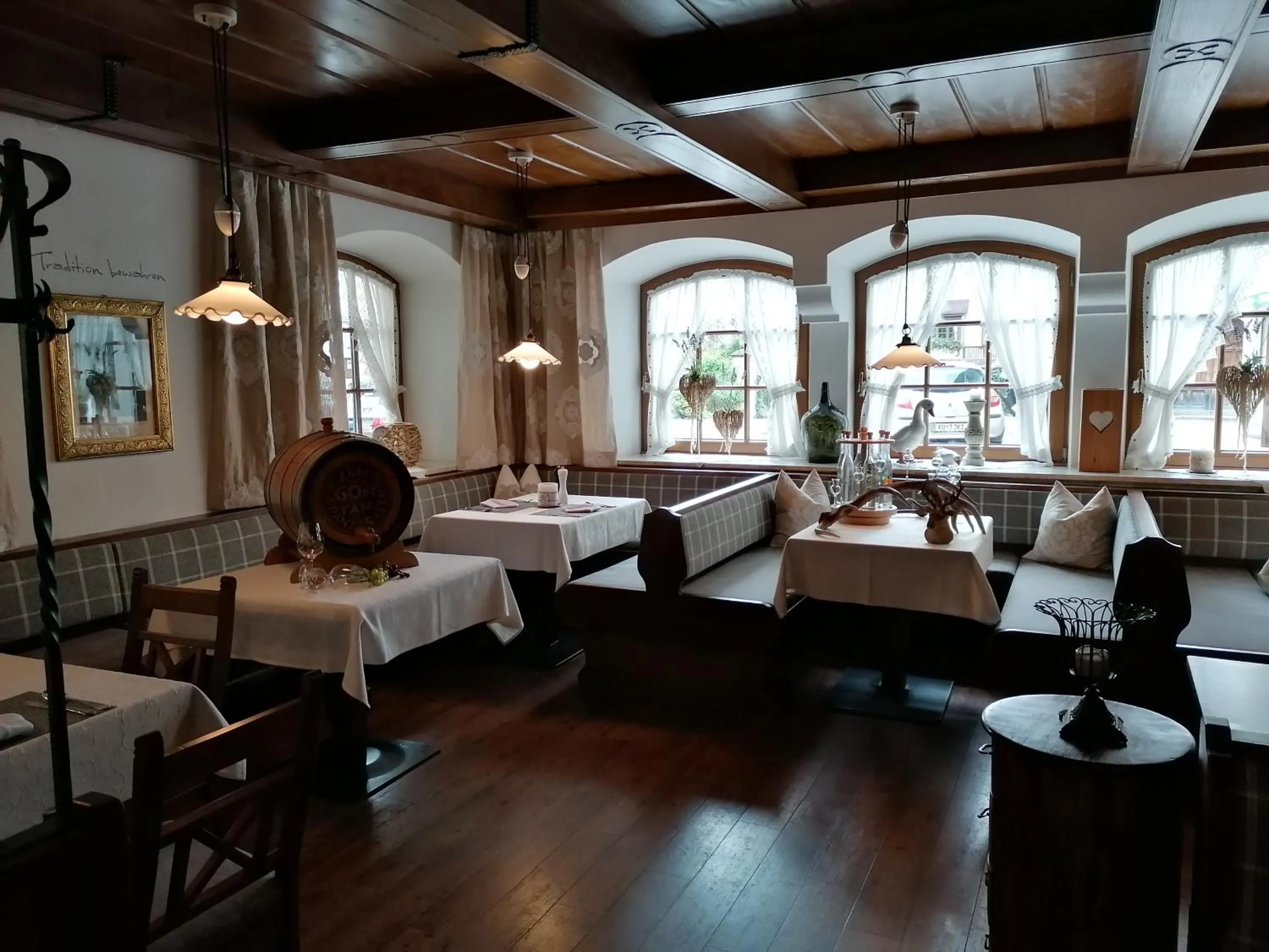 Restaurant/places to eat, Bed in Kirchenwirt