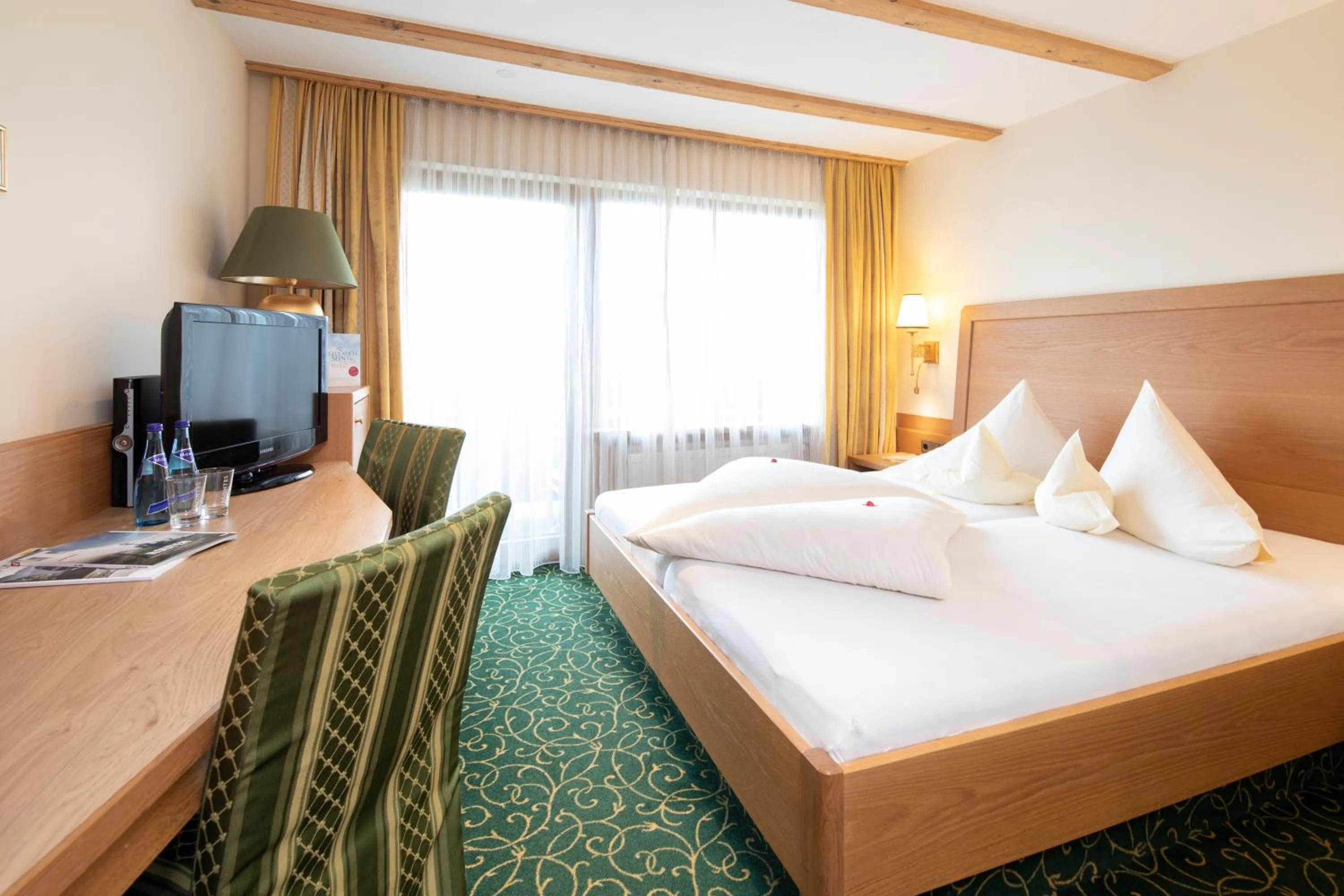 Photo of the whole room, Bed in Kirchenwirt