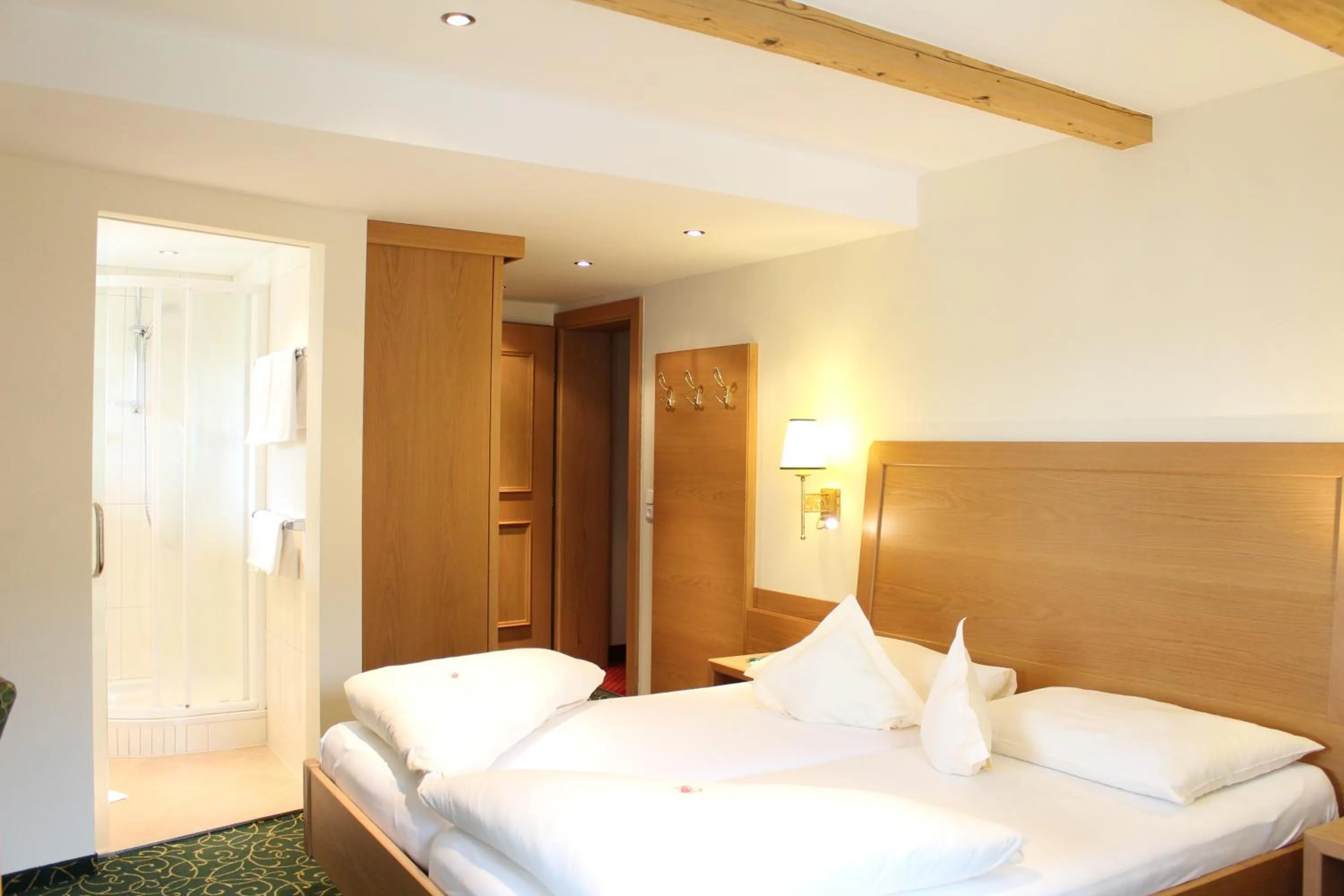 Photo of the whole room, Bed in Kirchenwirt