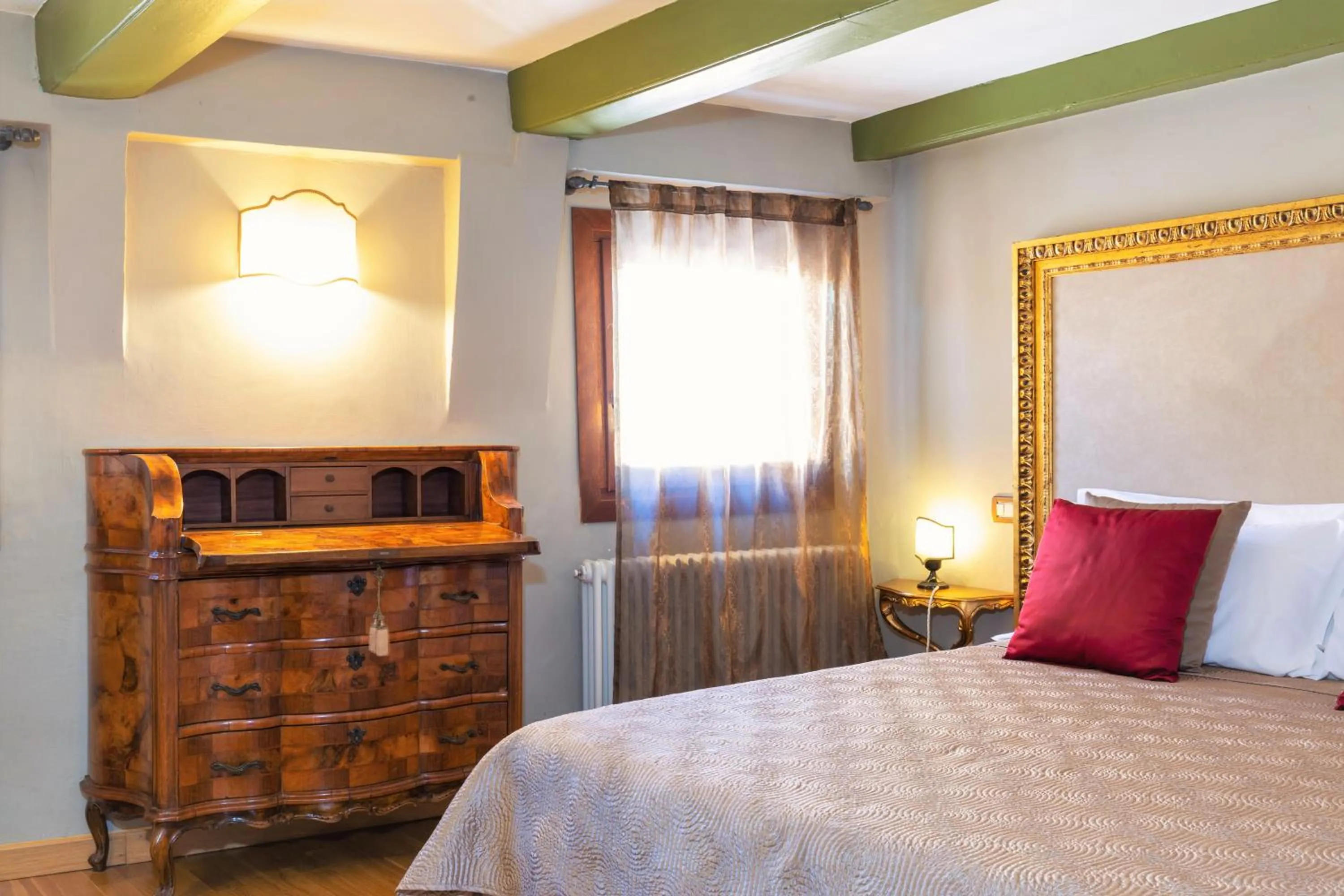 Bedroom, Bed in Casanova Penthouse in the heart of Venice