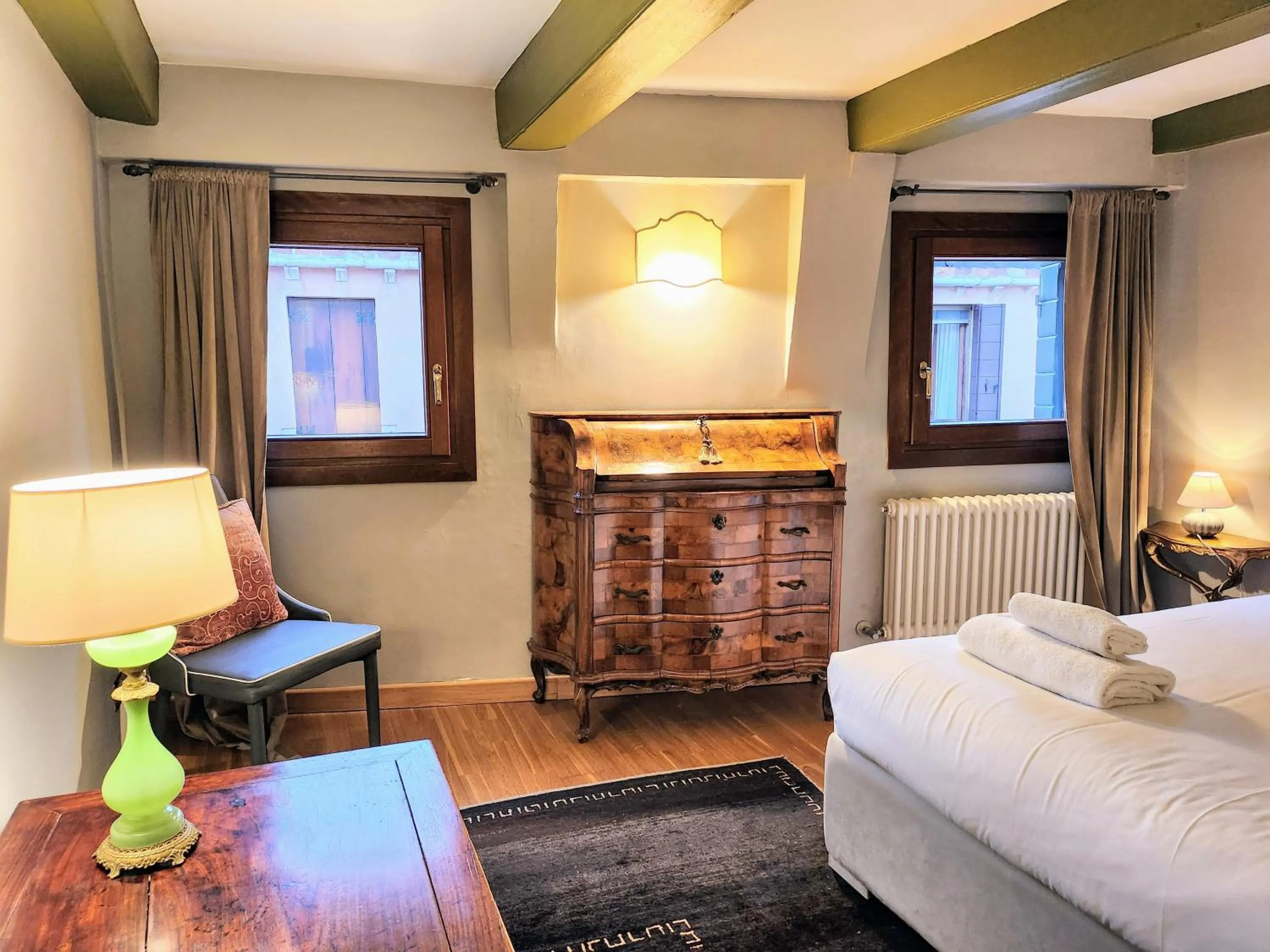 Bed in Casanova Penthouse in the heart of Venice