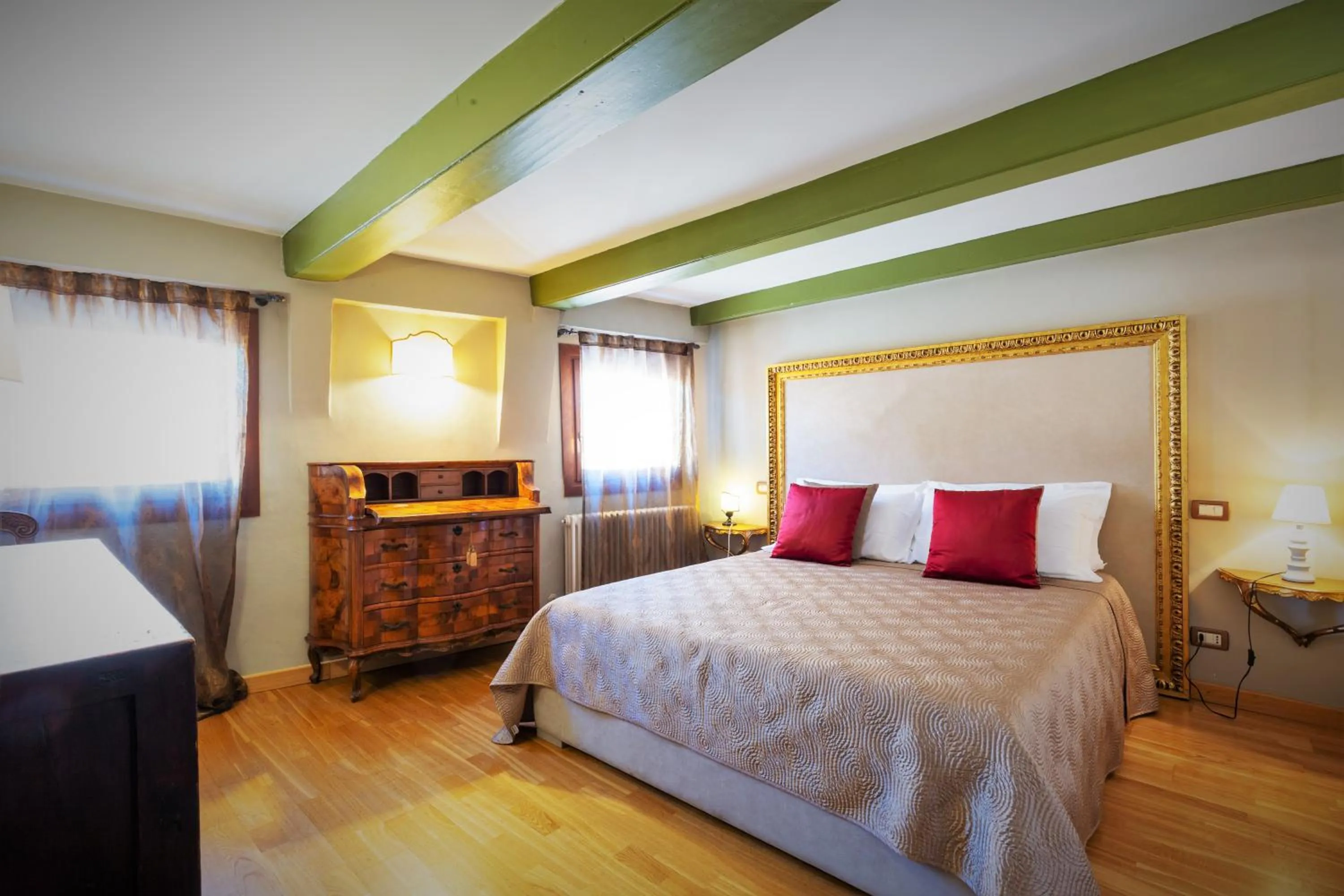 Bedroom, Bed in Casanova Penthouse in the heart of Venice