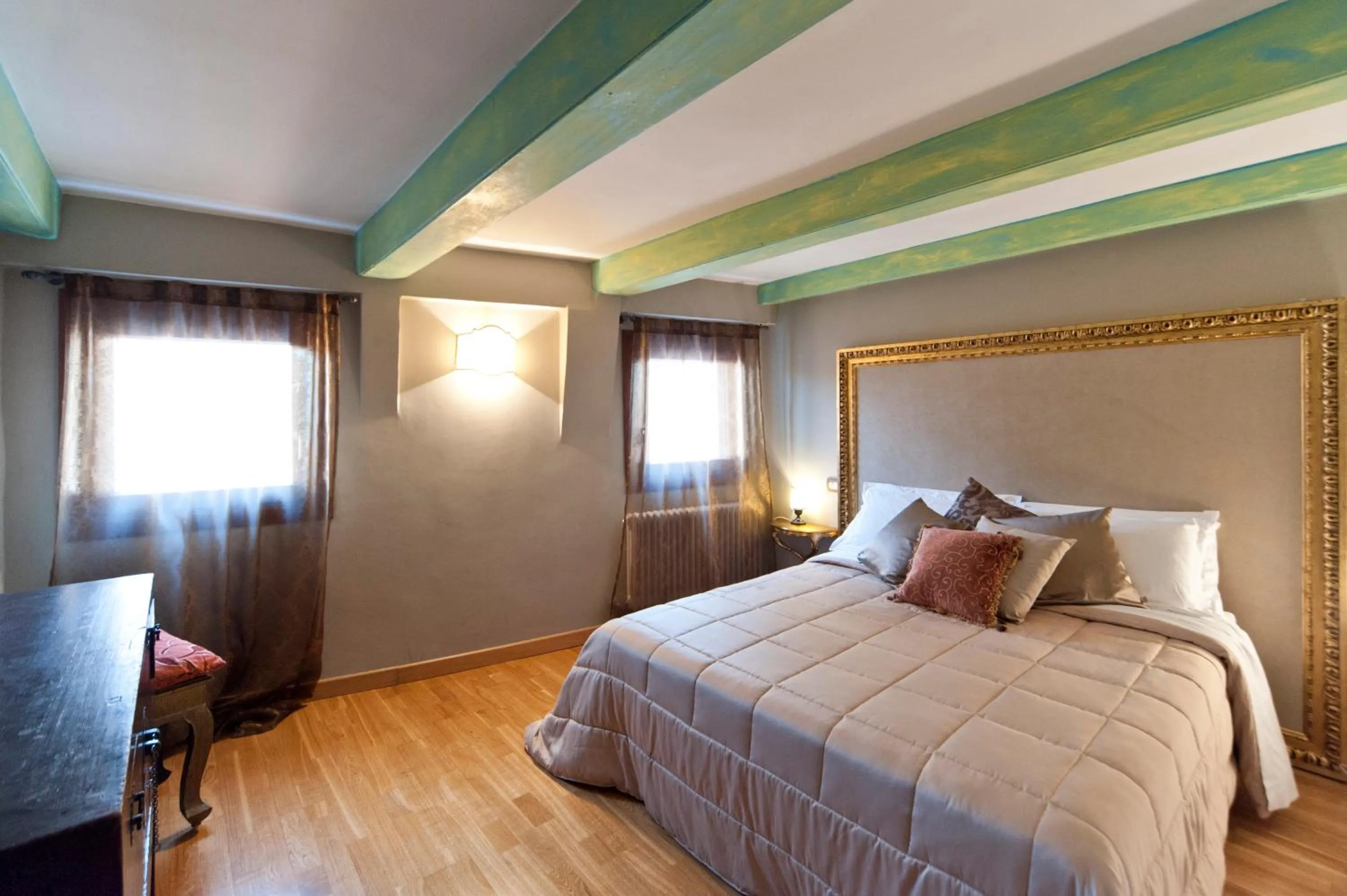 Bedroom, Bed in Casanova Penthouse in the heart of Venice