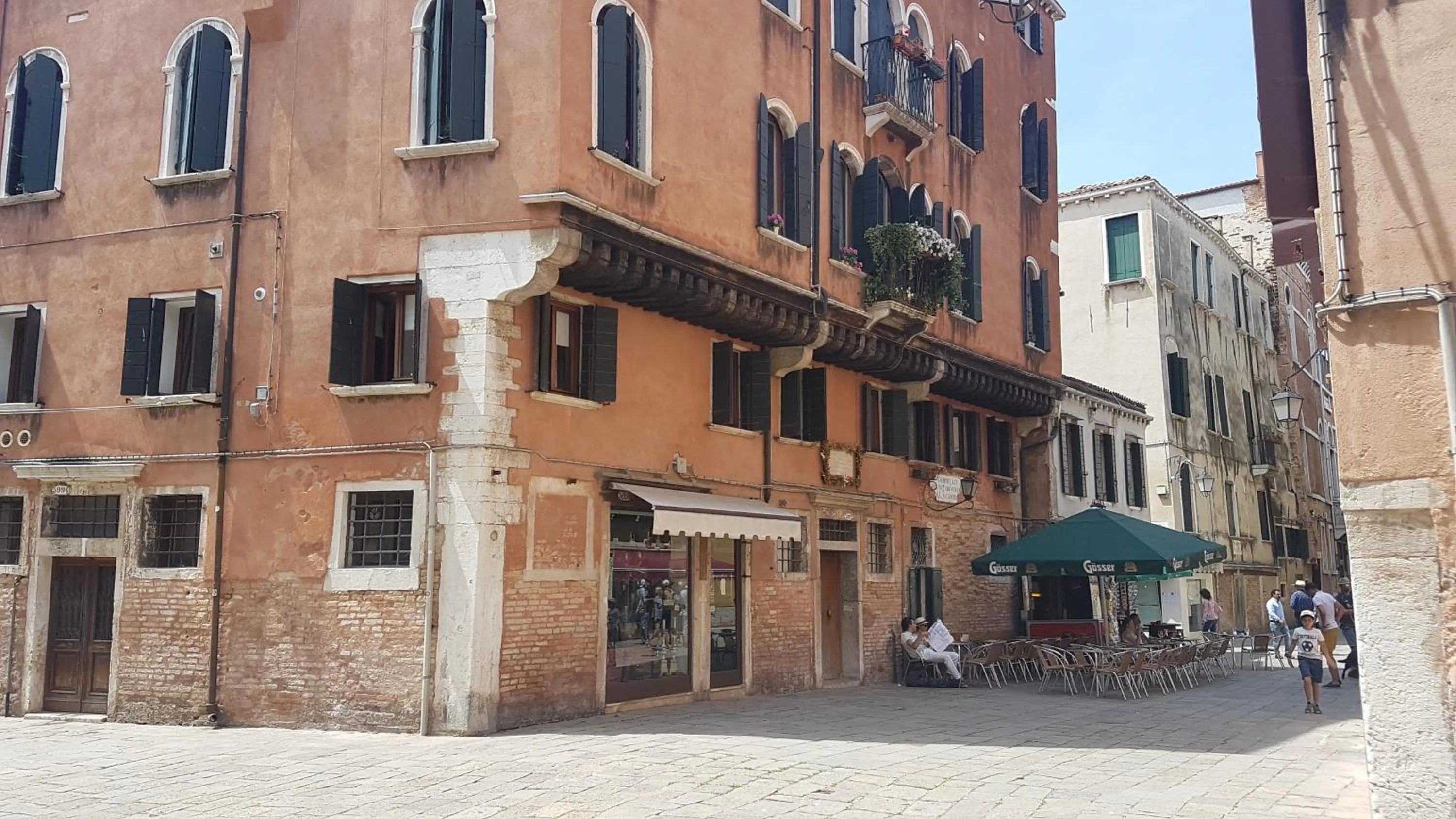 Property building in Casanova Penthouse in the heart of Venice