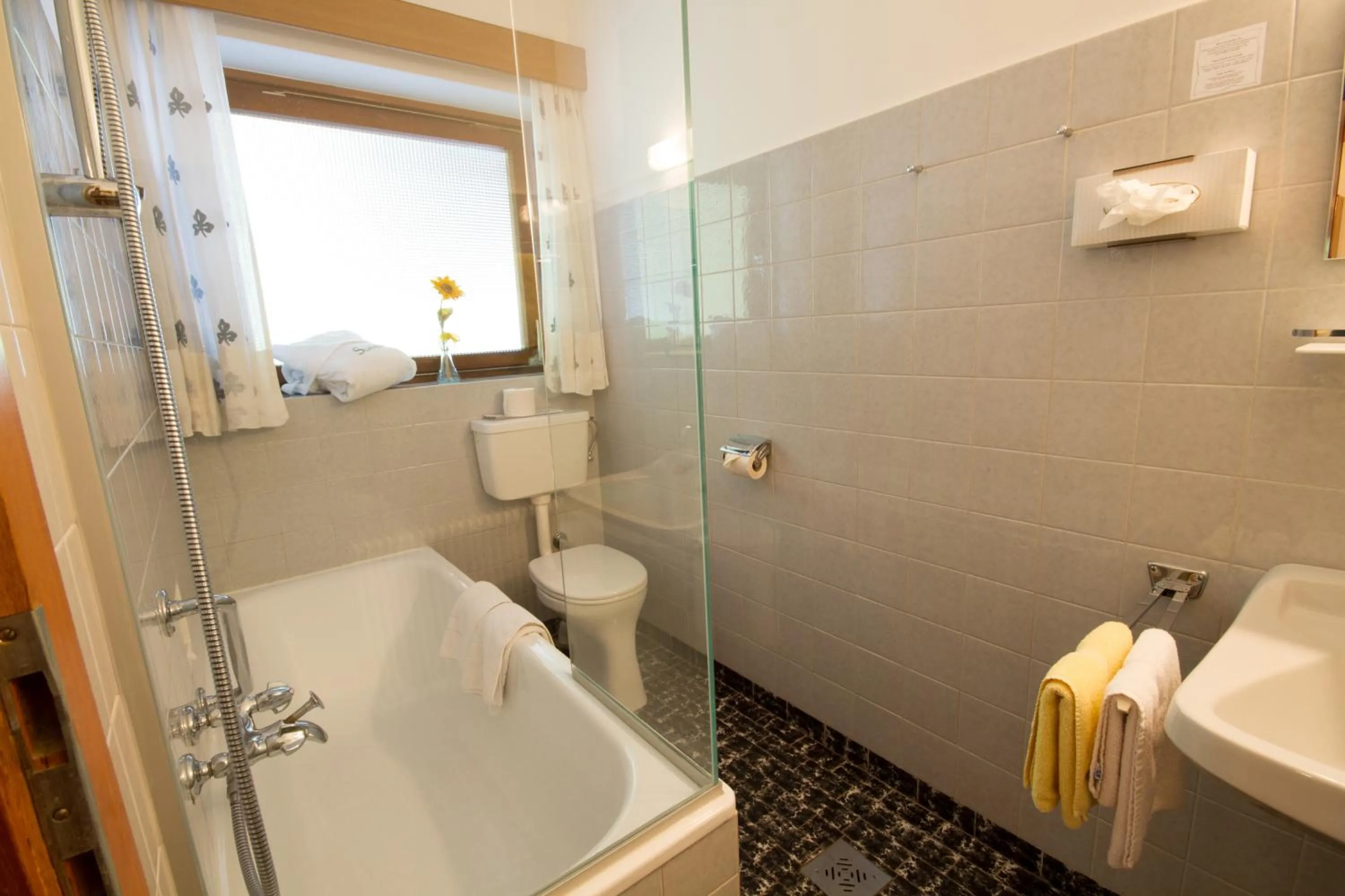 Family Room with Balcony in Hotel Garni Haus Sonnblick