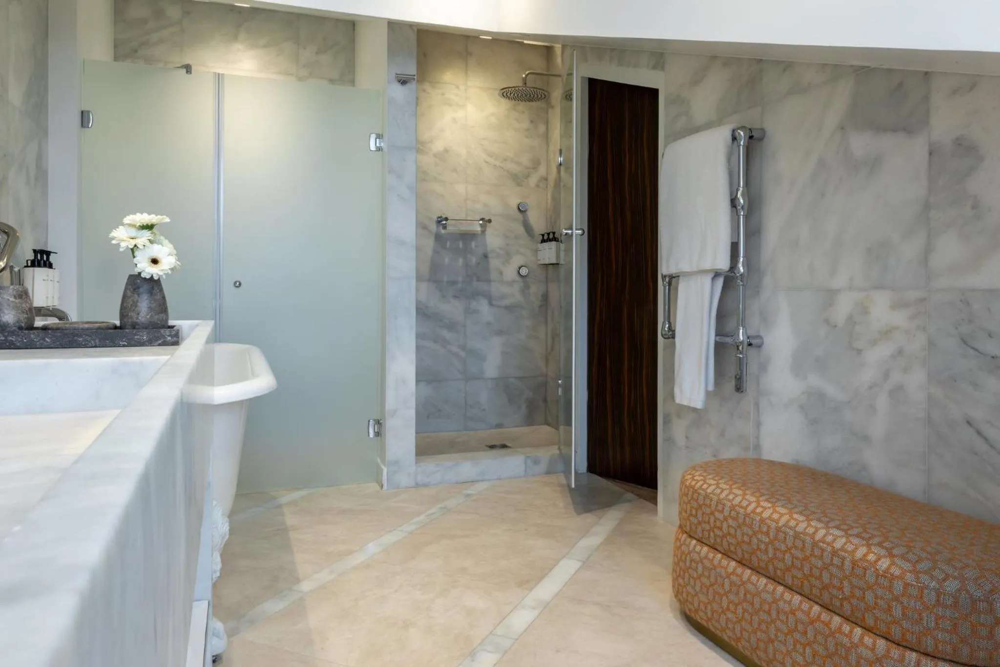 Photo of the whole room in InterContinental Paris Champs Elysées Etoile by IHG