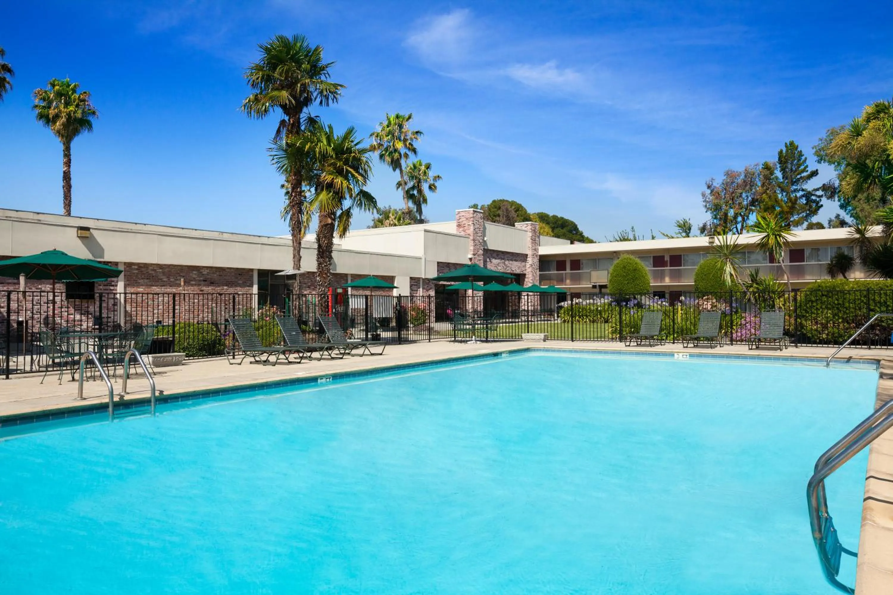 Swimming pool in Ramada by Wyndham Sunnyvale/Silicon Valley