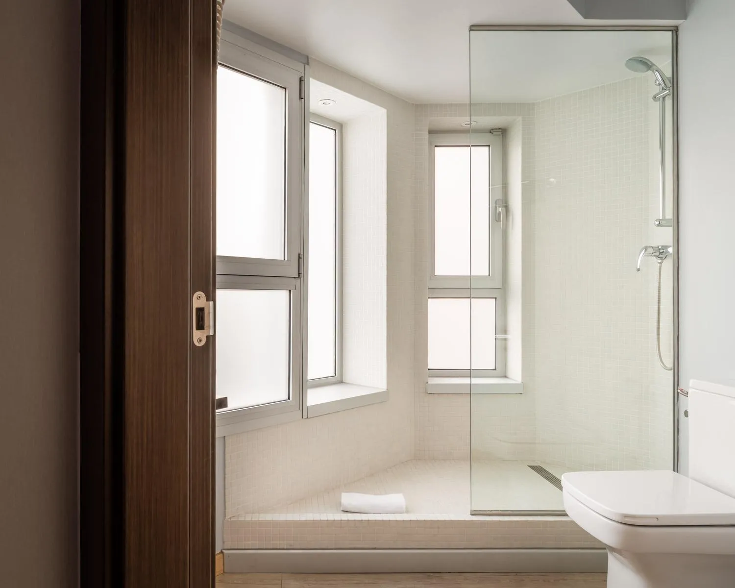 Shower in Hotel Madanis Liceo