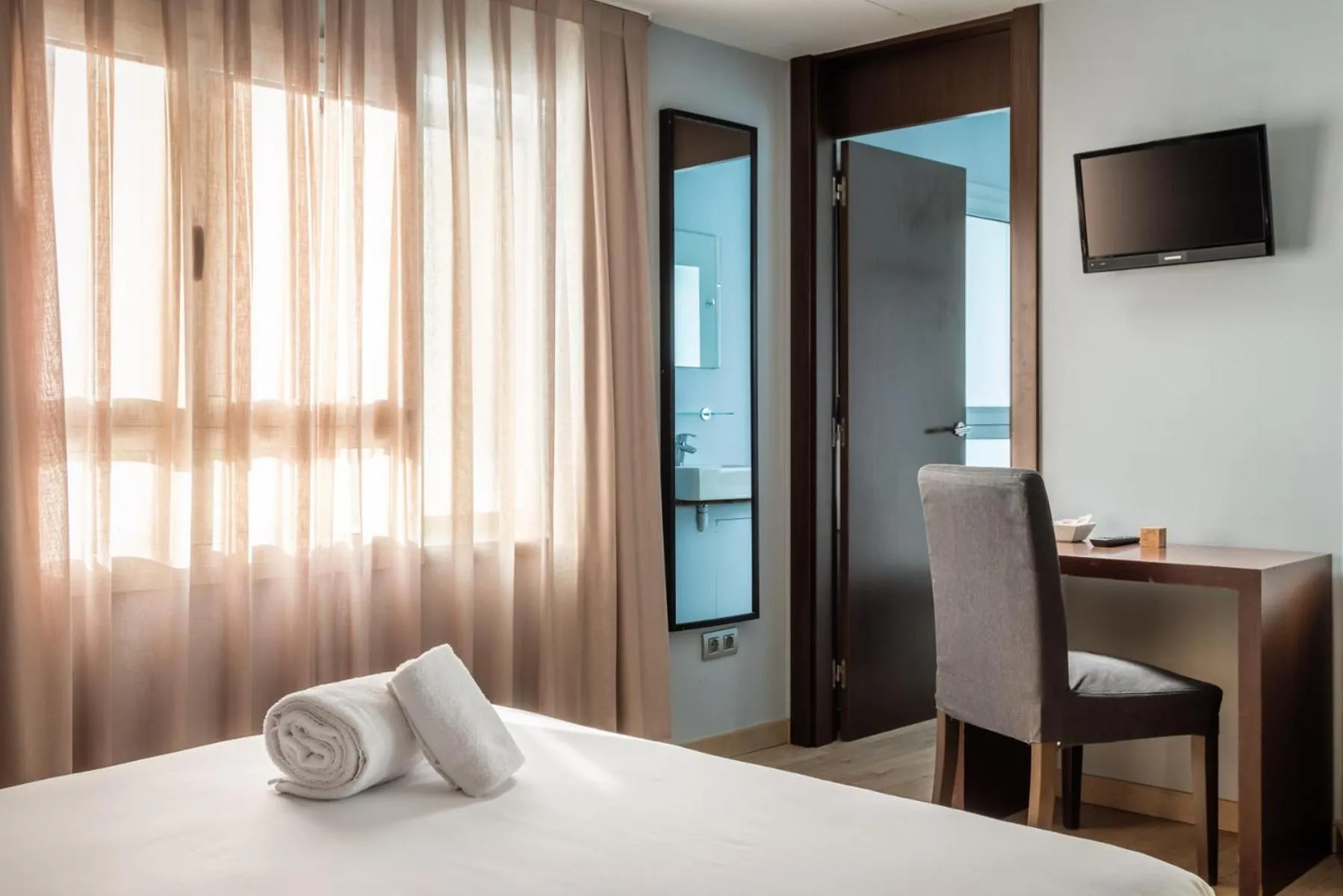 Bed in Hotel Madanis Liceo