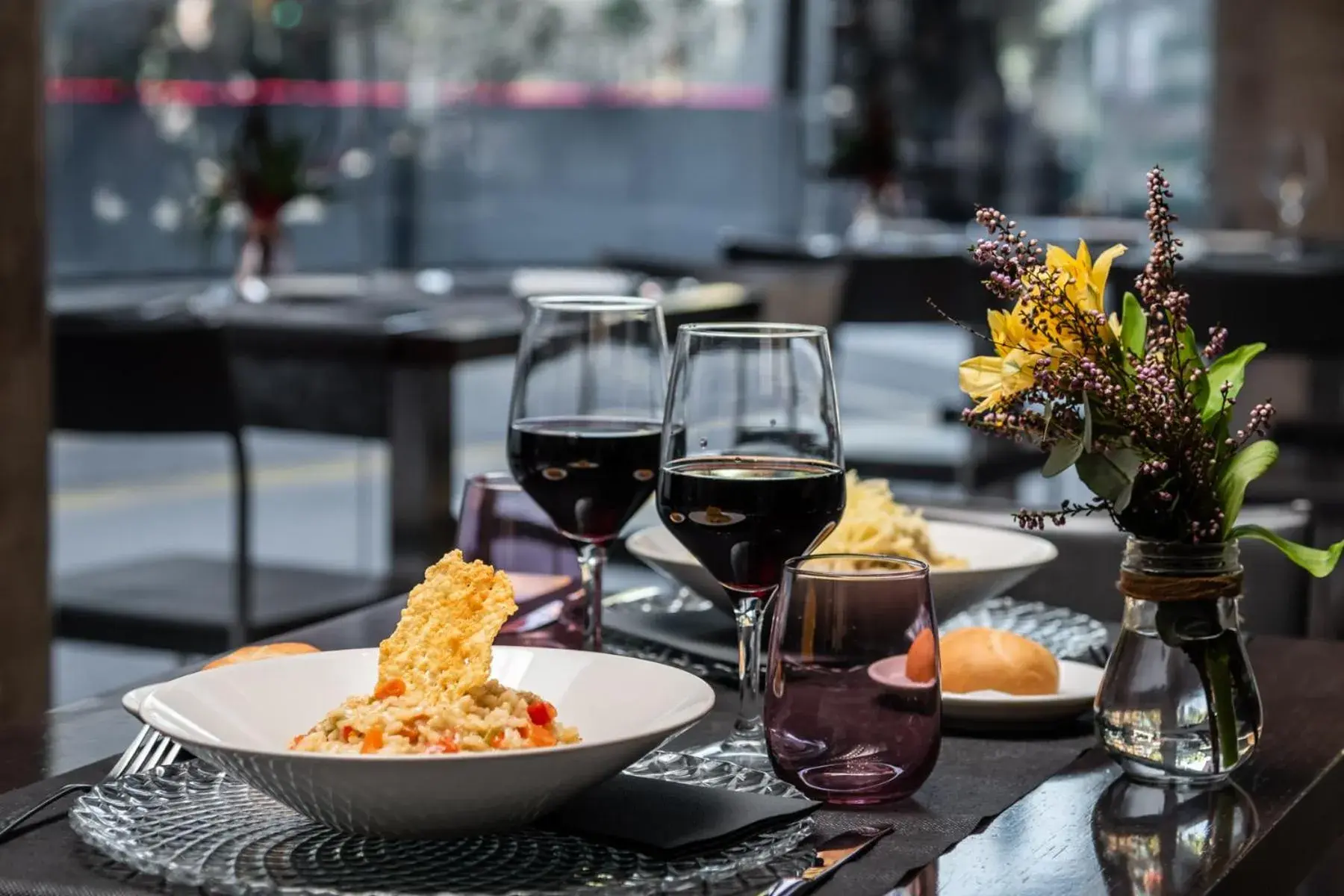 Restaurant/places to eat in Hotel Madanis Liceo Restaurant/places to eat in Hotel Madanis Liceo