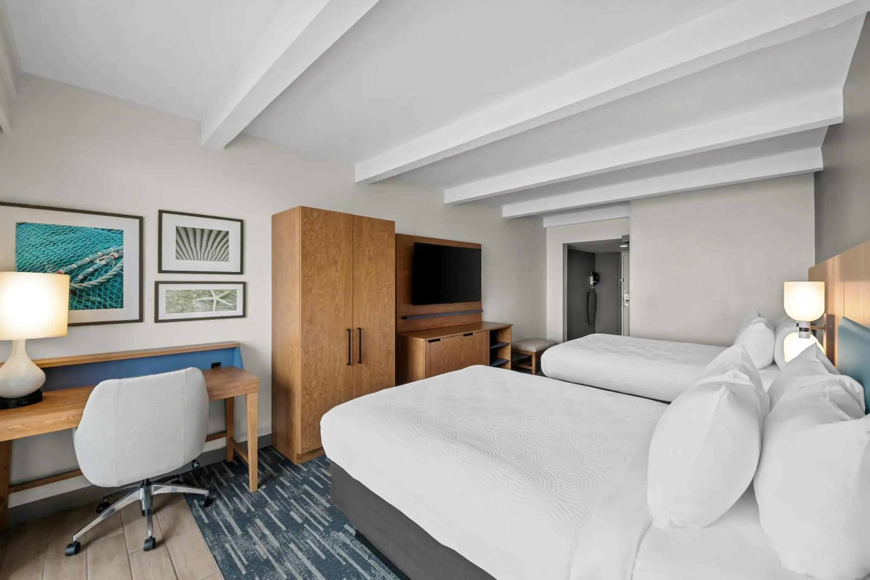 Bedroom in Country Inn & Suites by Radisson, Virginia Beach Oceanfront Bedroom in Country Inn & Suites by Radisson, Virginia Beach Oceanfront