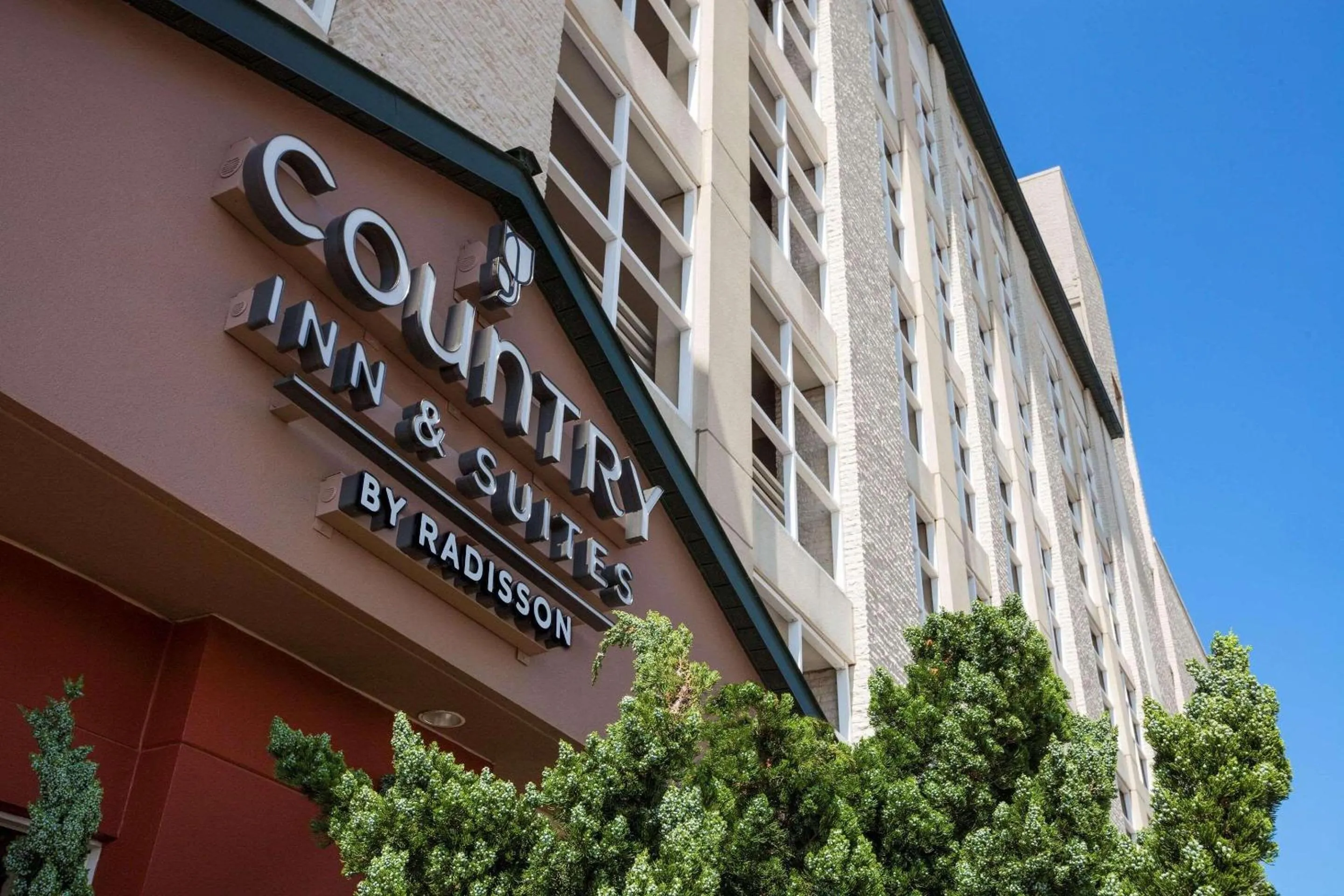 Property building in Country Inn & Suites by Radisson, Virginia Beach Oceanfront