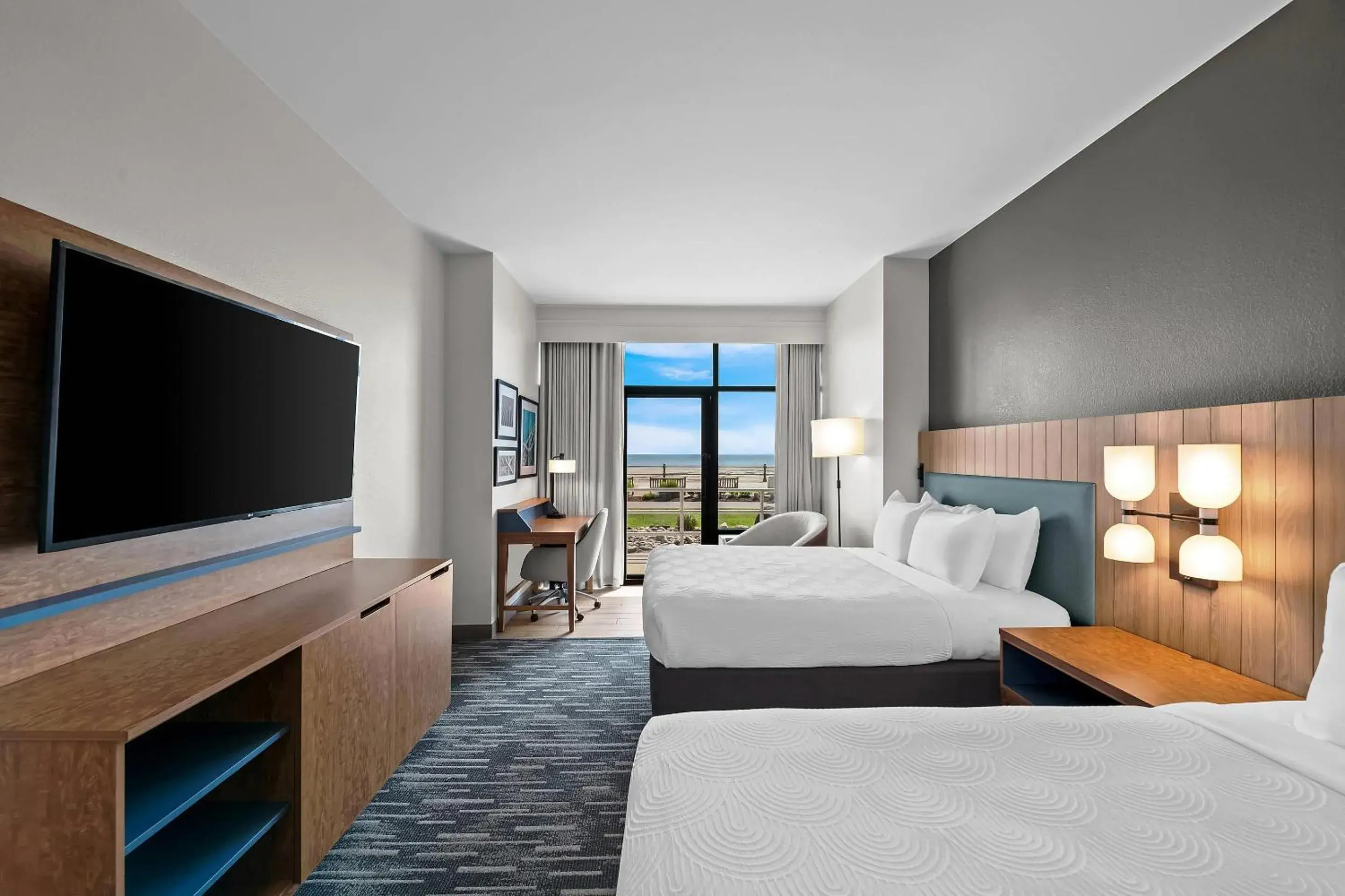 Bedroom in Country Inn & Suites by Radisson, Virginia Beach Oceanfront Bedroom in Country Inn & Suites by Radisson, Virginia Beach Oceanfront