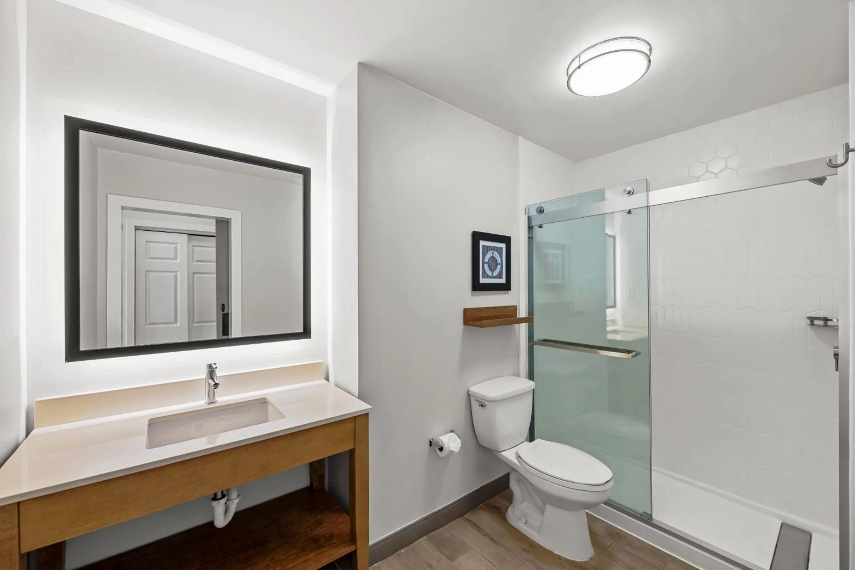 Bedroom in Country Inn & Suites by Radisson, Virginia Beach Oceanfront