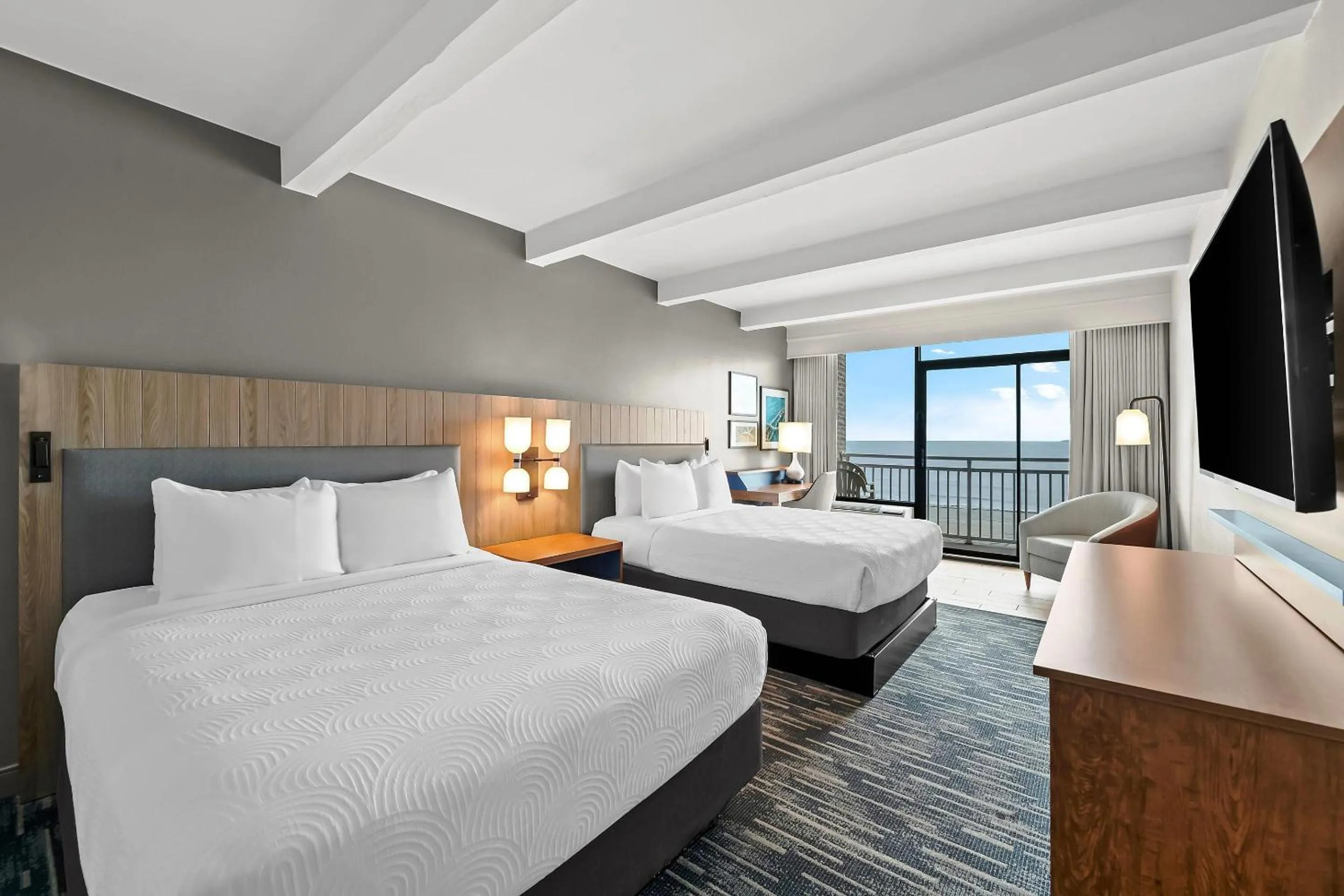 Bedroom, Bed in Country Inn & Suites by Radisson, Virginia Beach Oceanfront