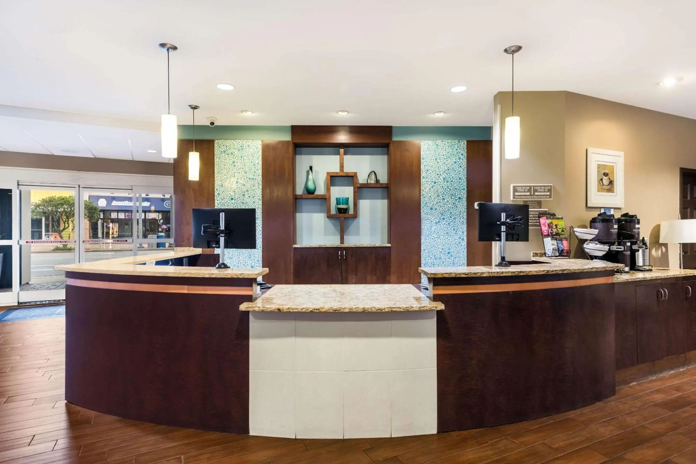 Lobby or reception in Country Inn & Suites by Radisson, Virginia Beach Oceanfront
