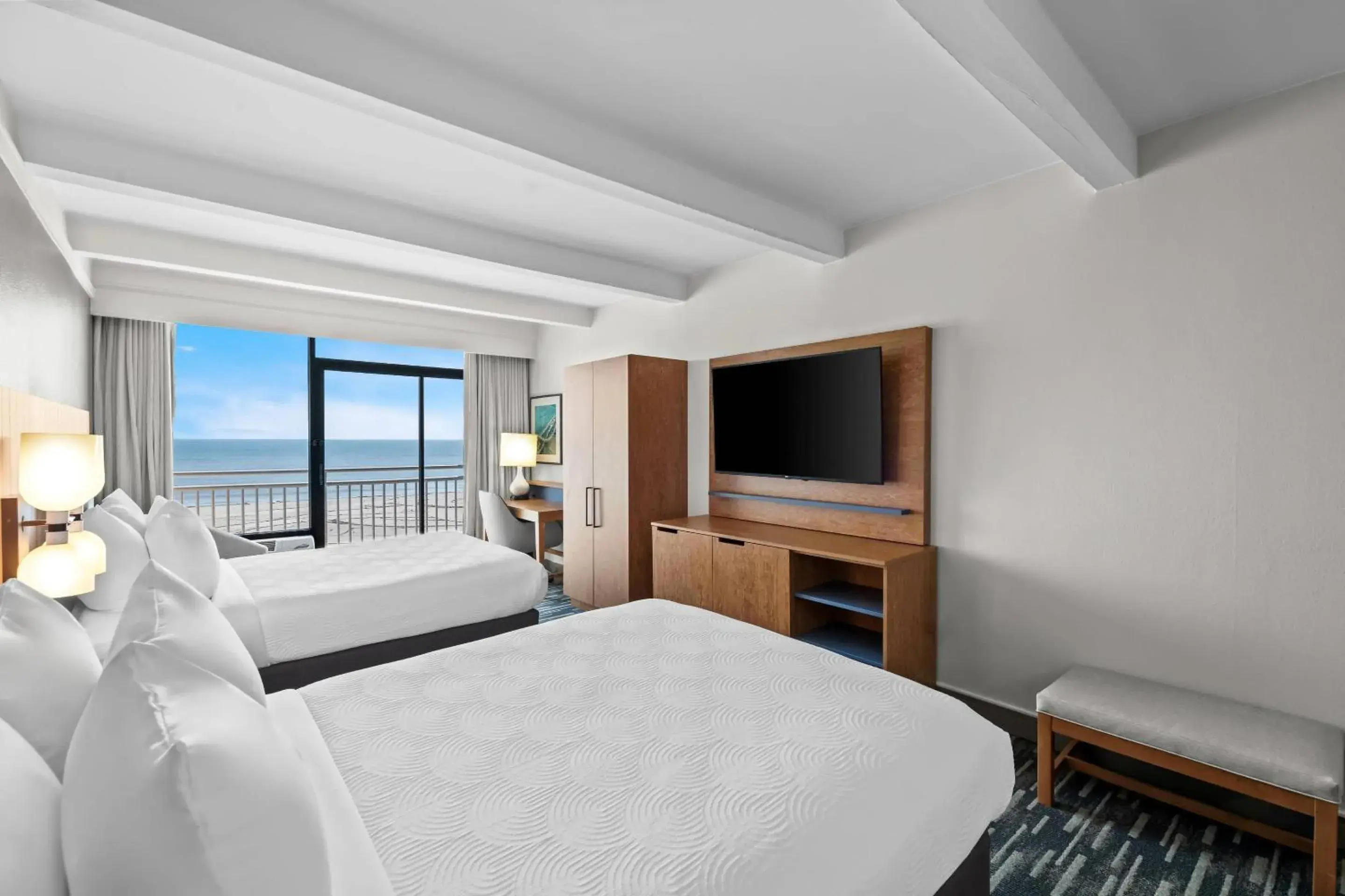 Bedroom in Country Inn & Suites by Radisson, Virginia Beach Oceanfront Bedroom in Country Inn & Suites by Radisson, Virginia Beach Oceanfront