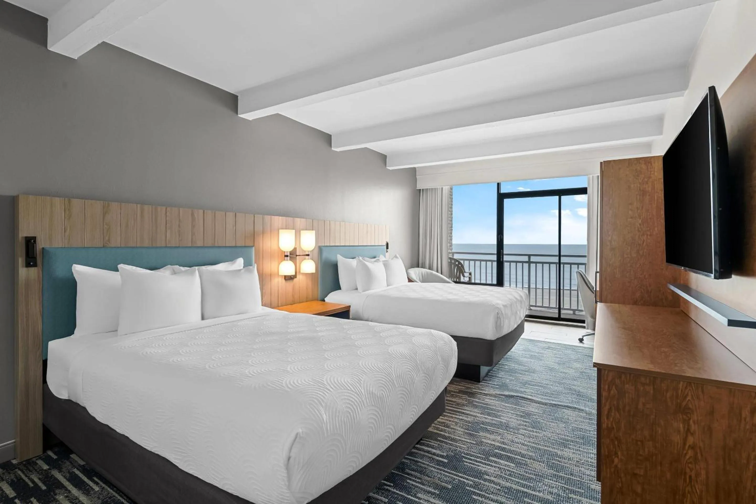 Bedroom, Bed in Country Inn & Suites by Radisson, Virginia Beach Oceanfront