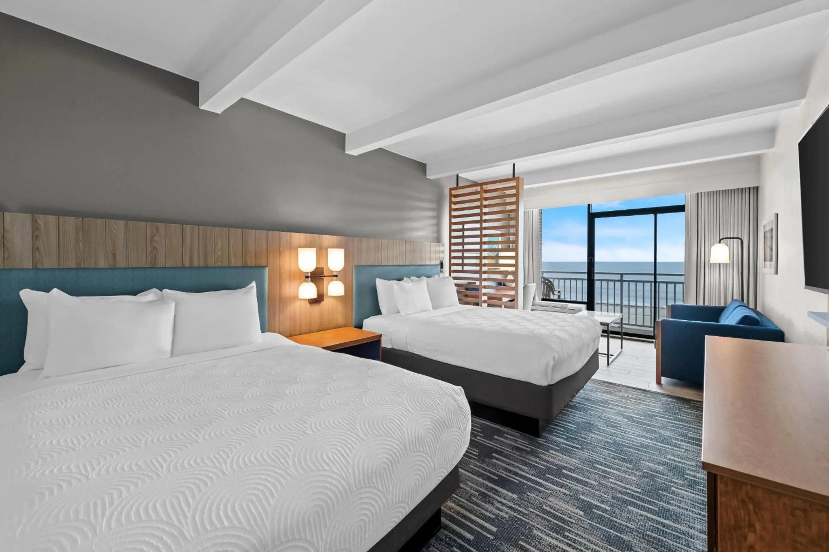 Bedroom, Bed in Country Inn & Suites by Radisson, Virginia Beach Oceanfront