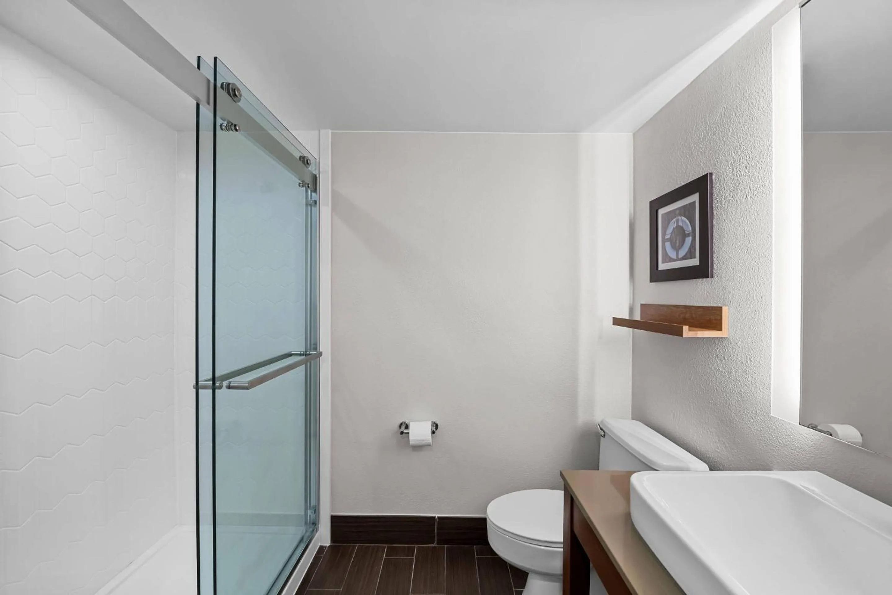 Bedroom, Bed in Country Inn & Suites by Radisson, Virginia Beach Oceanfront