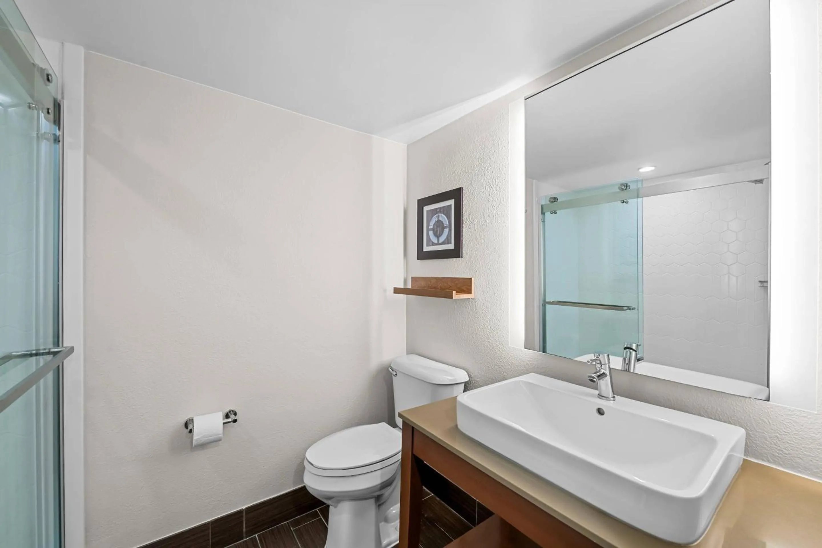 Bedroom in Country Inn & Suites by Radisson, Virginia Beach Oceanfront