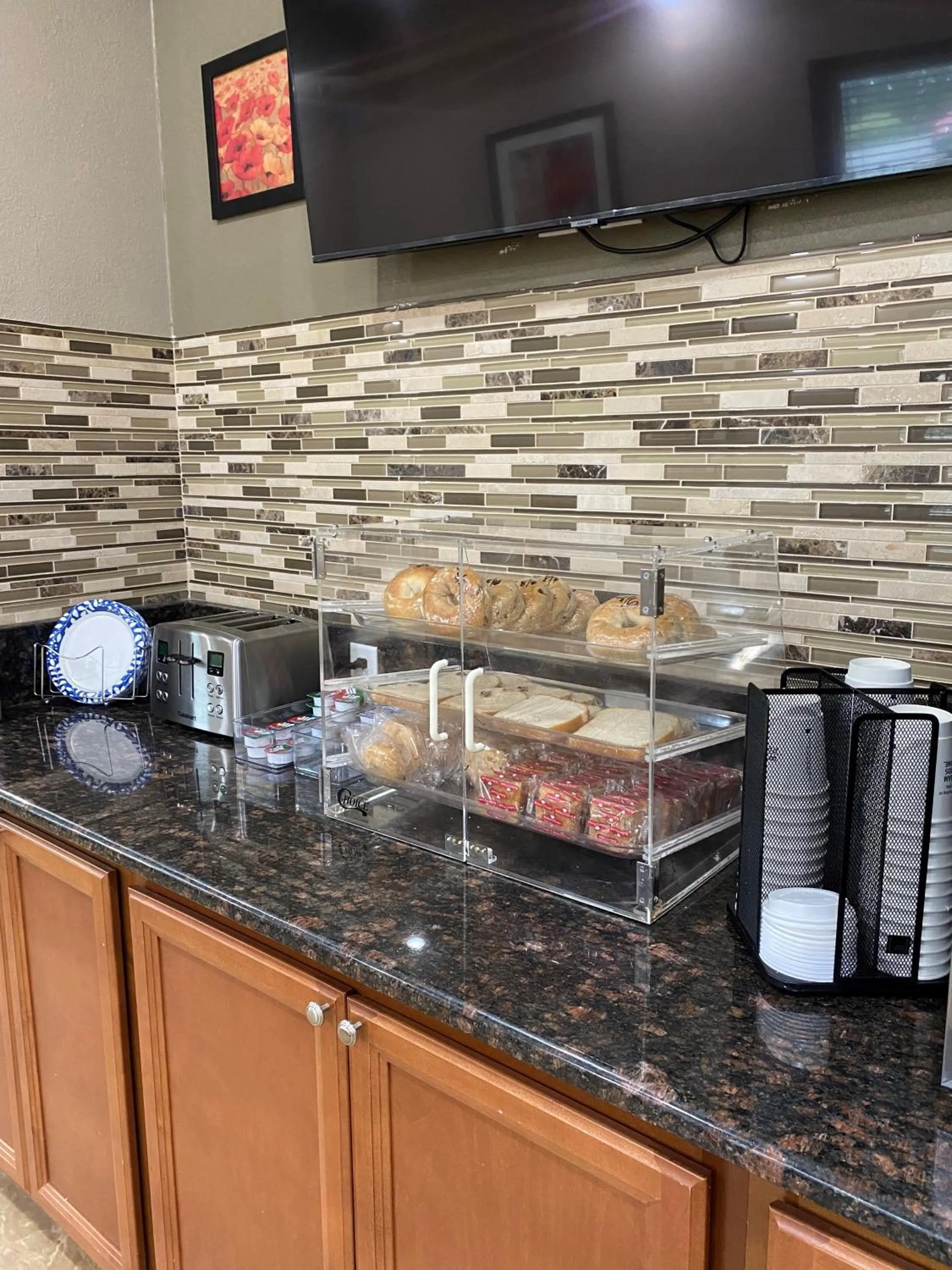 Breakfast in Travelodge by Wyndham Iowa City