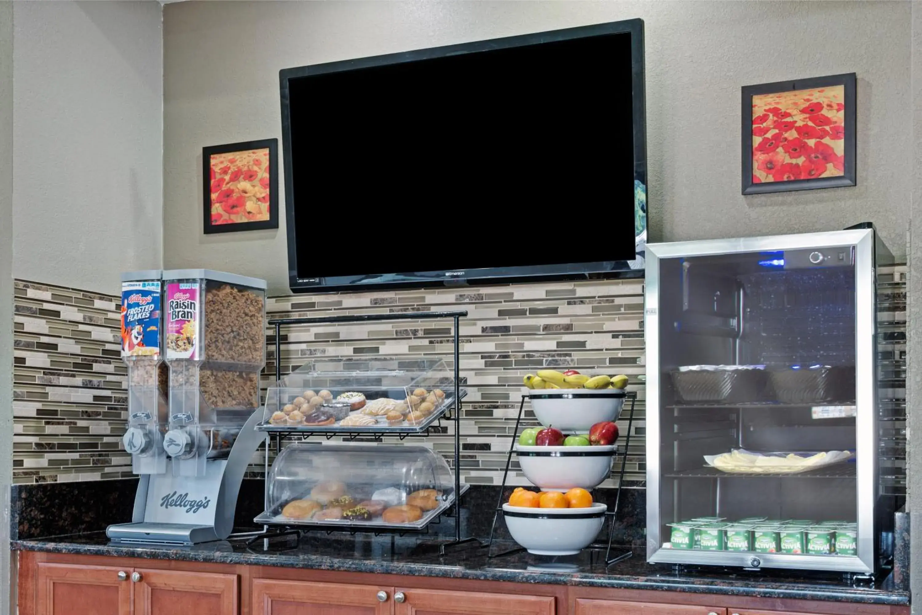 Breakfast in Travelodge by Wyndham Iowa City Breakfast in Travelodge by Wyndham Iowa City