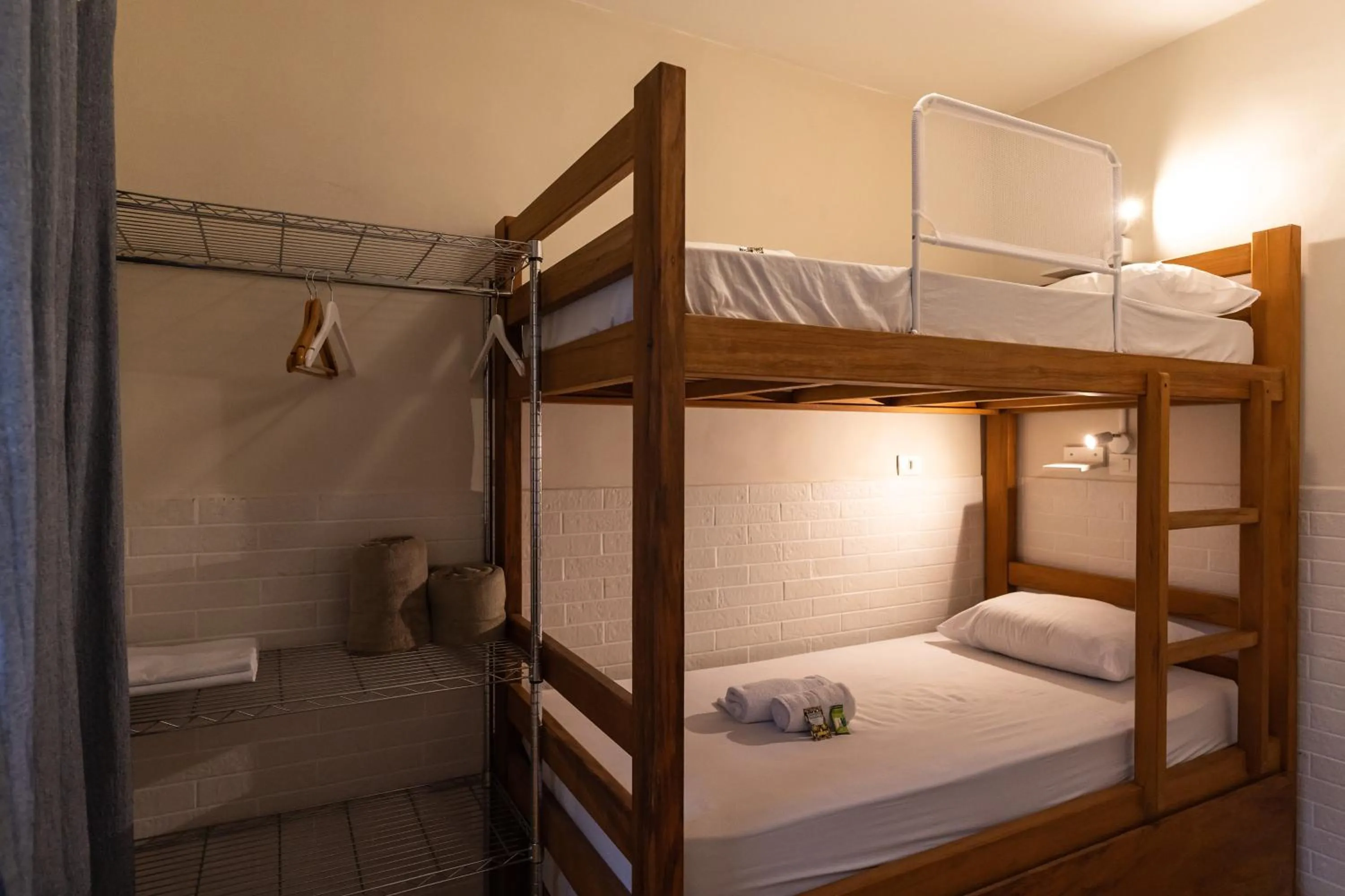 bunk bed, Bed in Hostel B2B SP